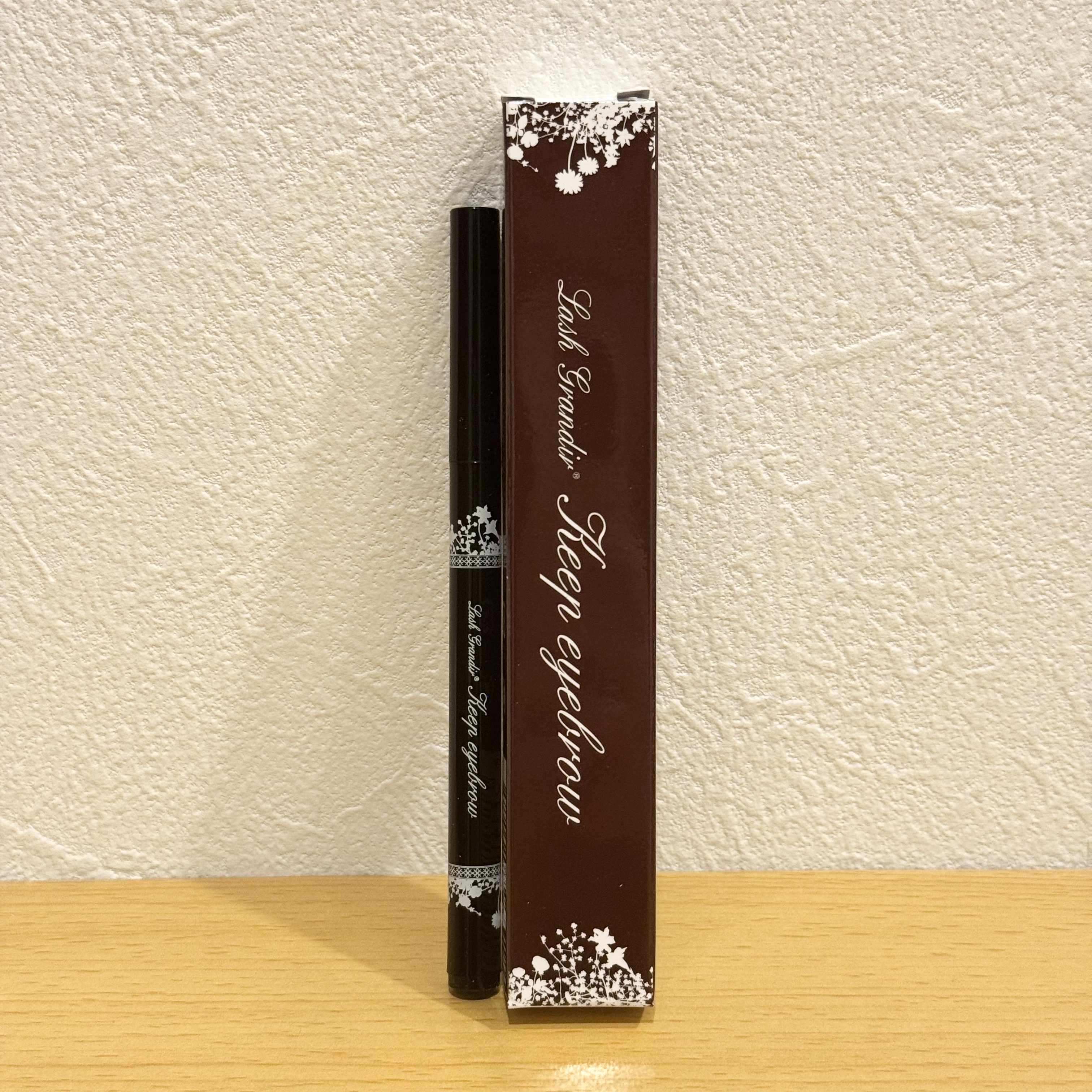 ラッシュグランディール キープアイブロウのクチコミ「┈┈┈┈┈┈┈┈┈┈

Lash Grandir
キープアイブロウ（眉ティント）ブラウン

┈.....」（1枚目）