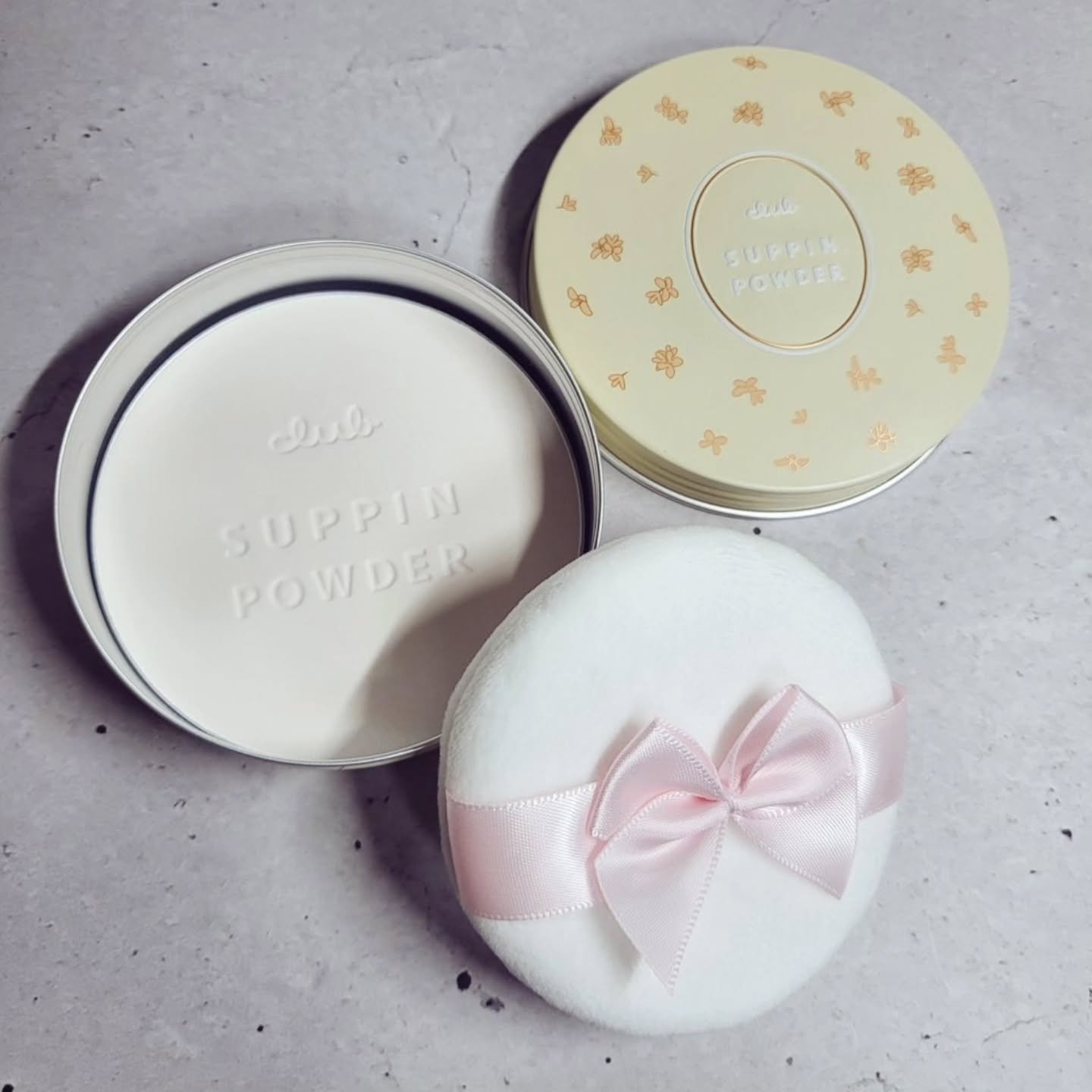 クラブ すっぴんパウダーC 初恋キンモクセイの香りのクチコミ「#PR #すっぴんパウダー 

ベタつき苦手でスキンケア後は絶対すっぴんパウダーはたくんだけど.....」（2枚目）