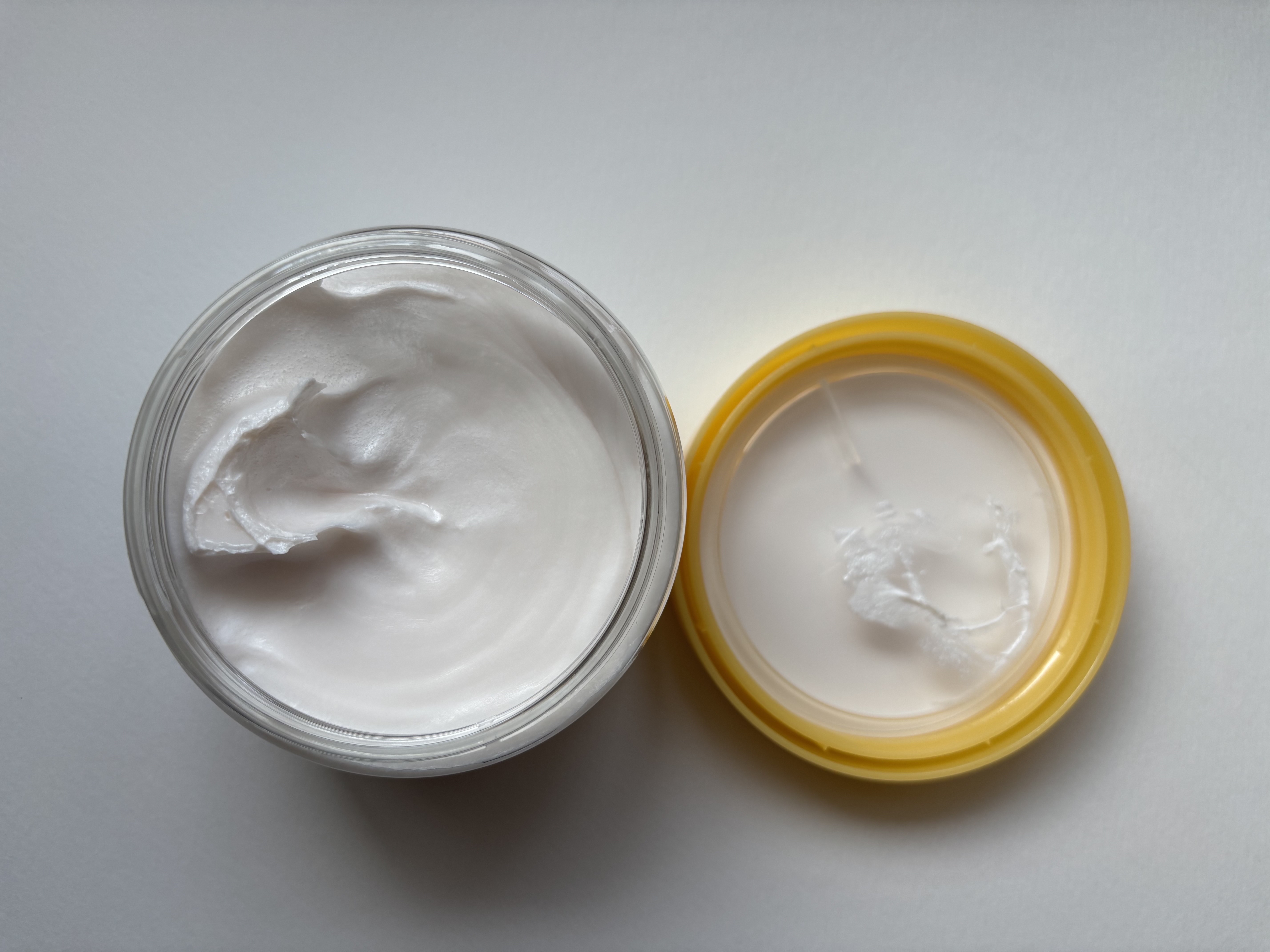 ダヴ　ふわとろ　クリーミースクラブ　堂島ロール/ダヴ/ボディスクラブを使ったクチコミ（2枚目）