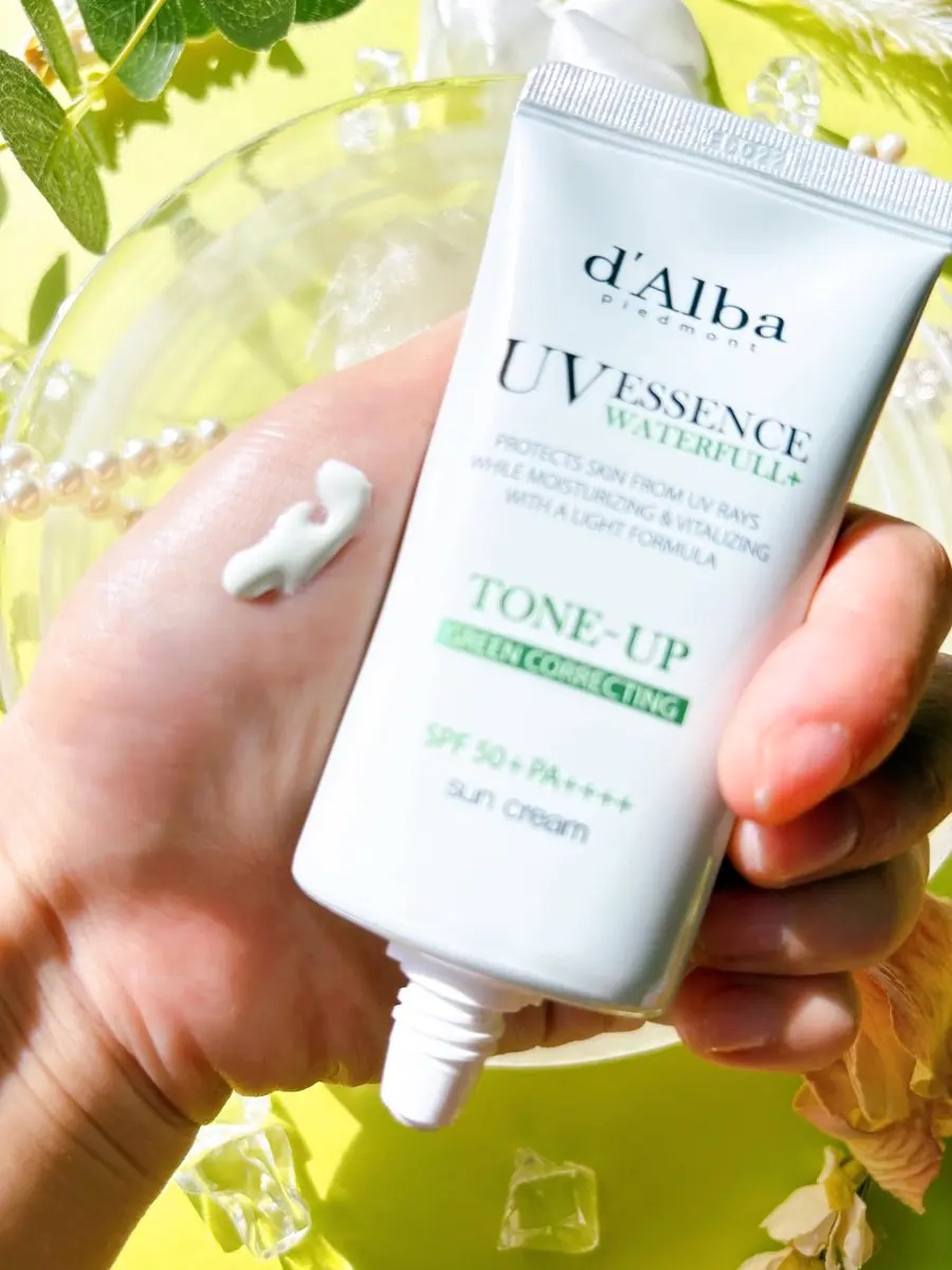 ウォータフルトーンアップサンクリーム/ダルバ/日焼け止めクリームを使ったクチコミ（2枚目）
