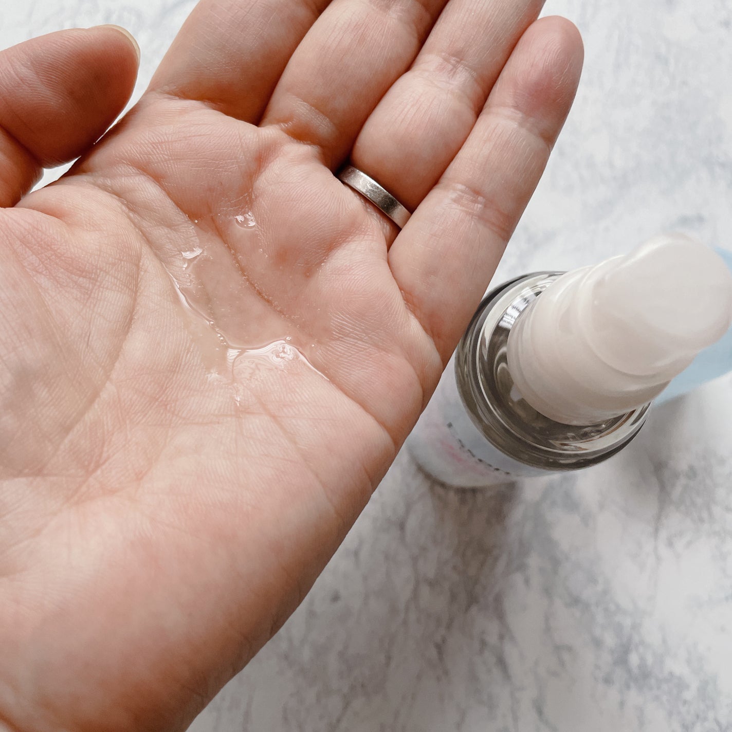 エッセンシャル プレミアム うるりキラリオイル/エッセンシャル/ヘアオイルを使ったクチコミ(4枚目)