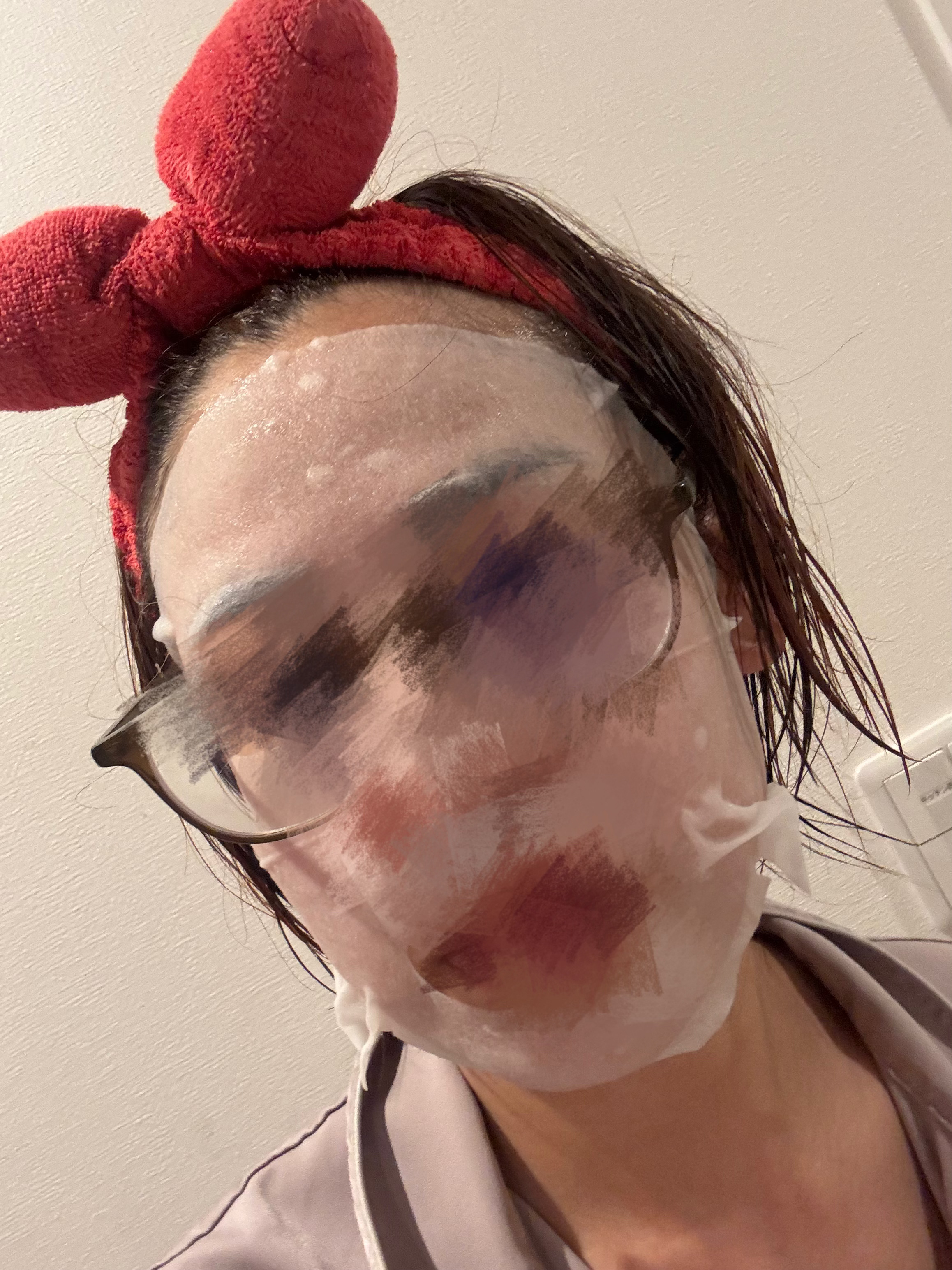 今日は子供達とプールに行ったので
お風呂上がりに念入りにパック♪

日に当たった分
しっかりケアをしなきゃ！！
#スキンケア #シートマスク #パック
#肌水分チャージレシピ 