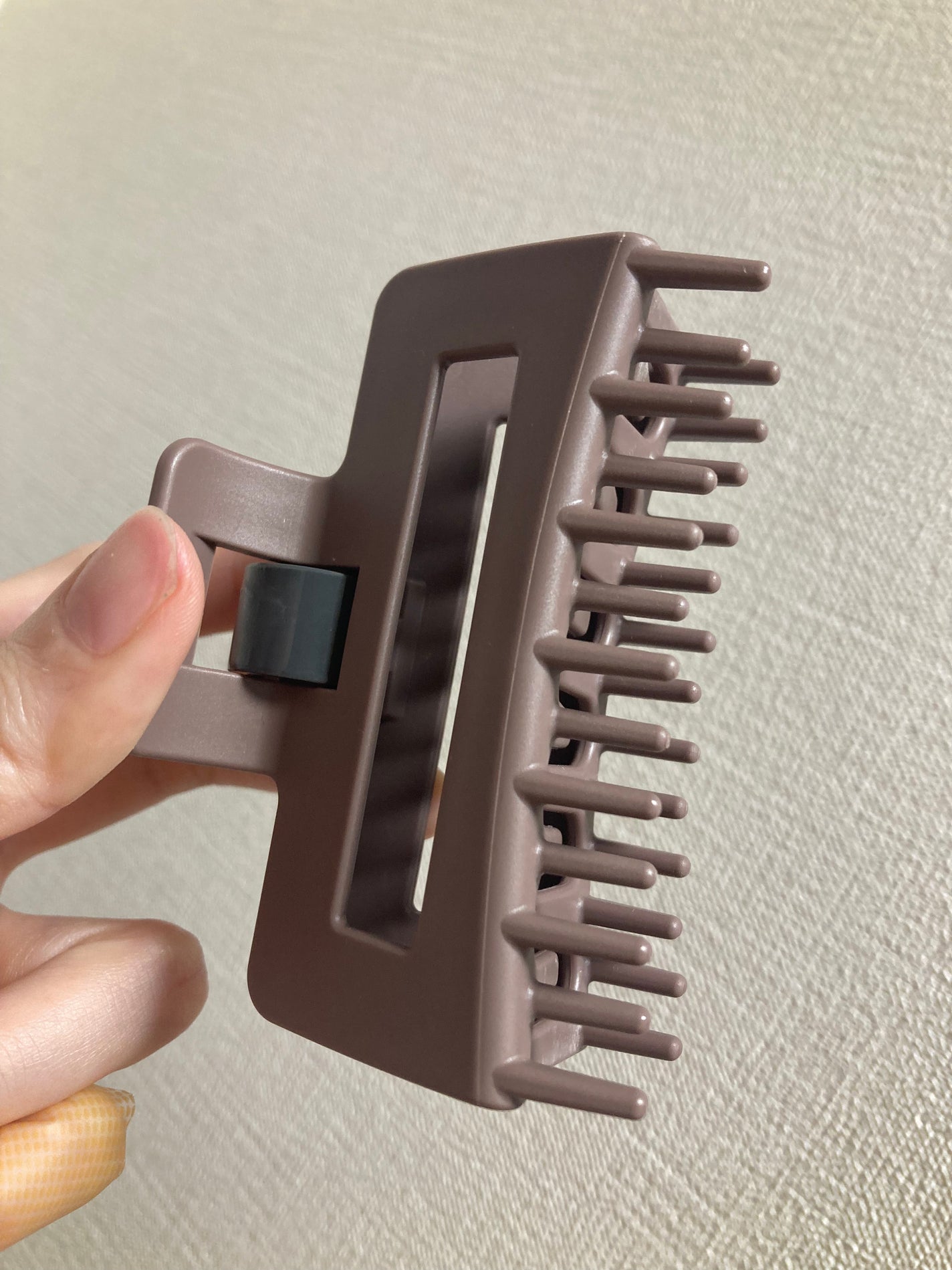 髪になじませるトリートメントコームつきヘアクリップ/DAISO/ヘアコームを使ったクチコミ(2枚目)