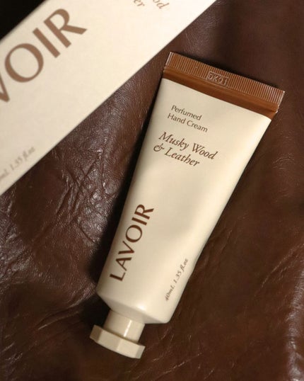 パフュームハンドクリーム ムスキーウッド&レザー/LAVOIR/ハンドクリームを使ったクチコミ(1枚目)