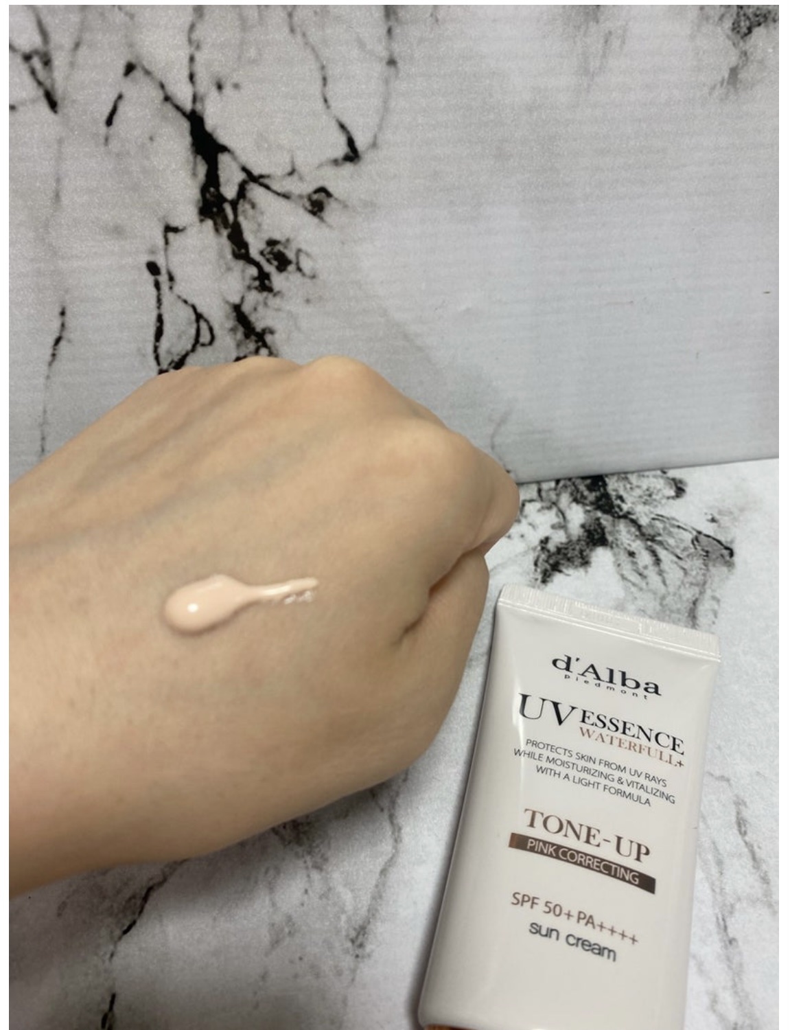 ウォータフルトーンアップサンクリーム/ダルバ/日焼け止めクリームを使ったクチコミ（2枚目）