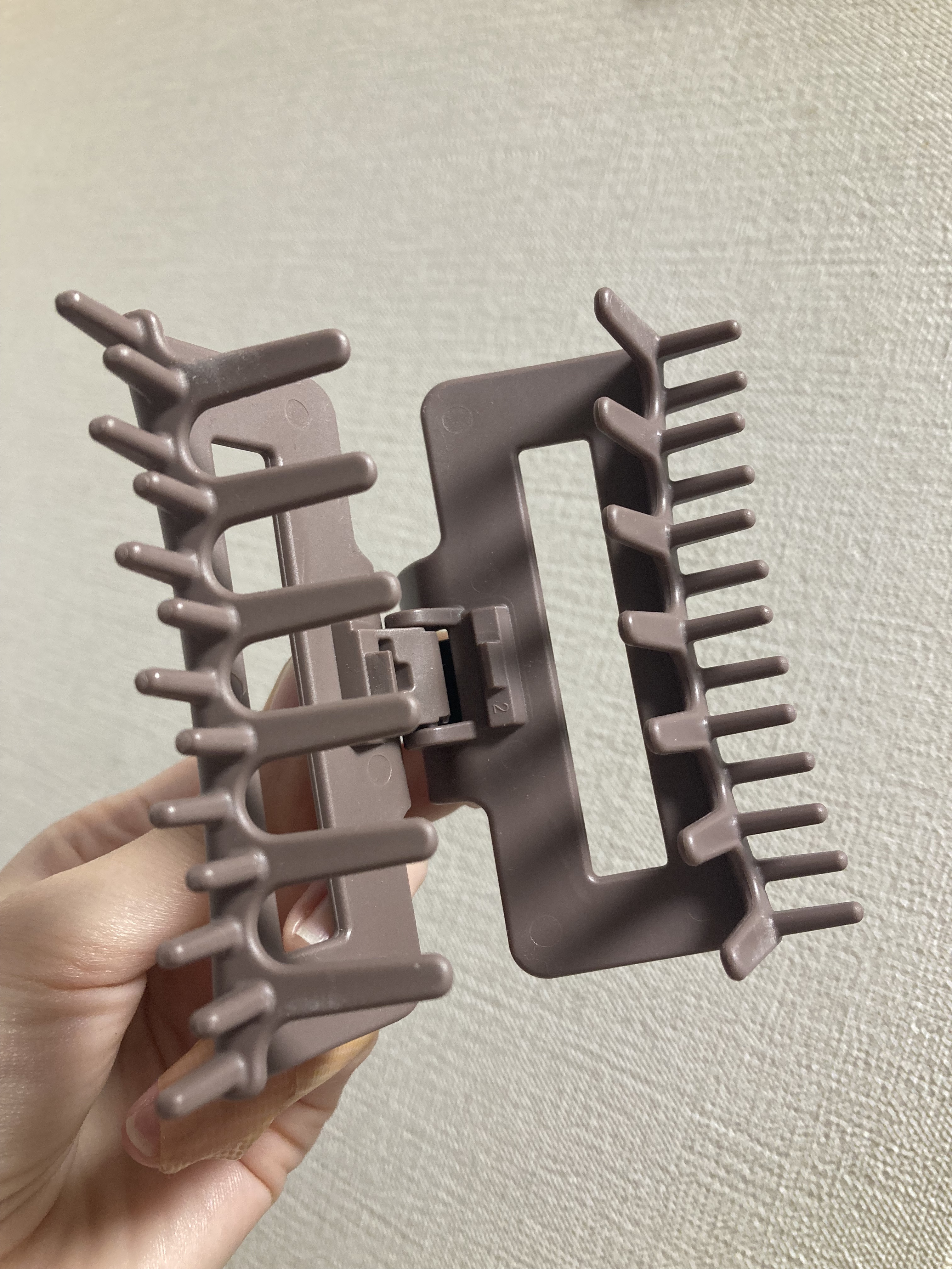 髪になじませるトリートメントコームつきヘアクリップ/DAISO/ヘアコームを使ったクチコミ（3枚目）