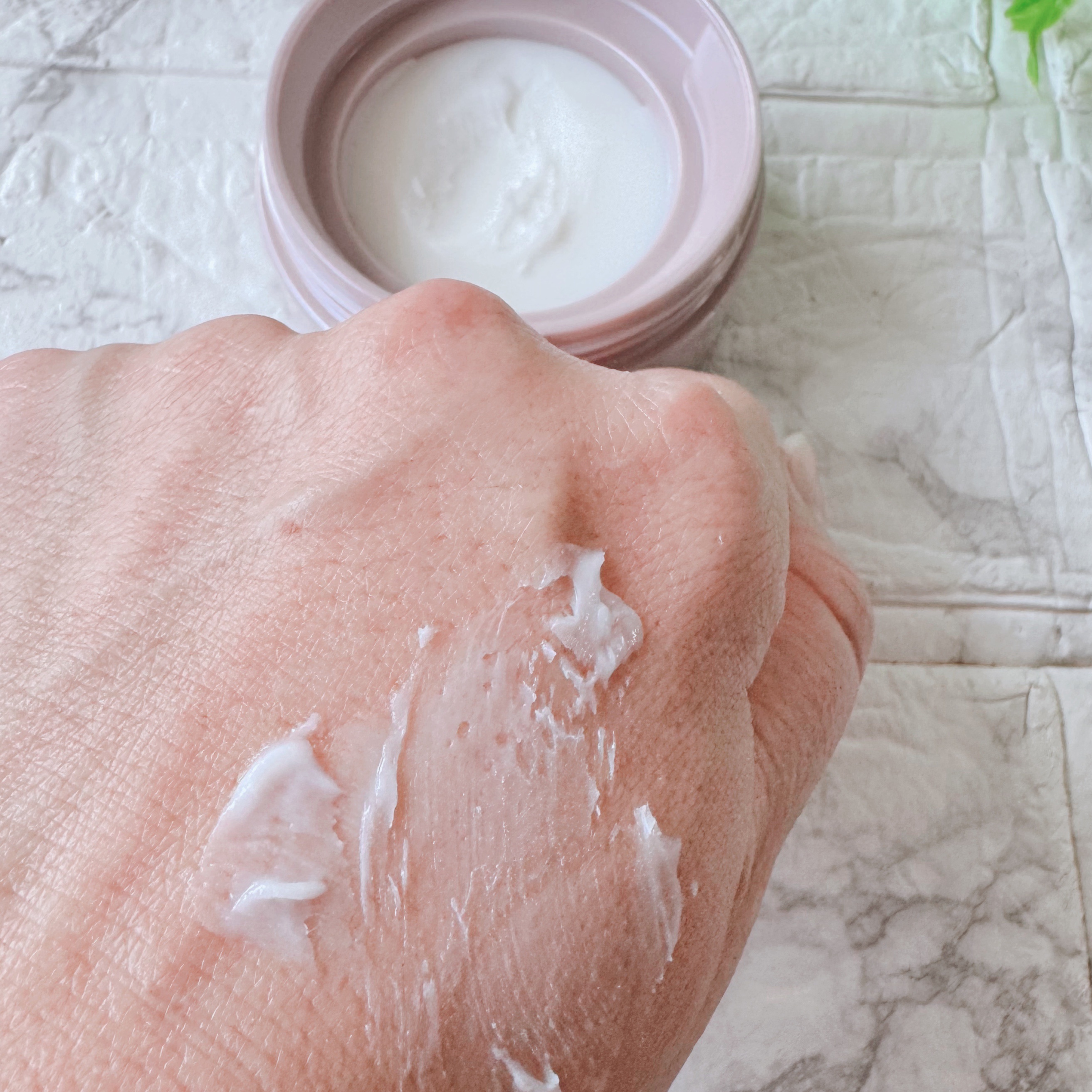 ８x４ デオドラントパテ【医薬部外品】/８ｘ４/デオドラント・制汗剤を使ったクチコミ（3枚目）