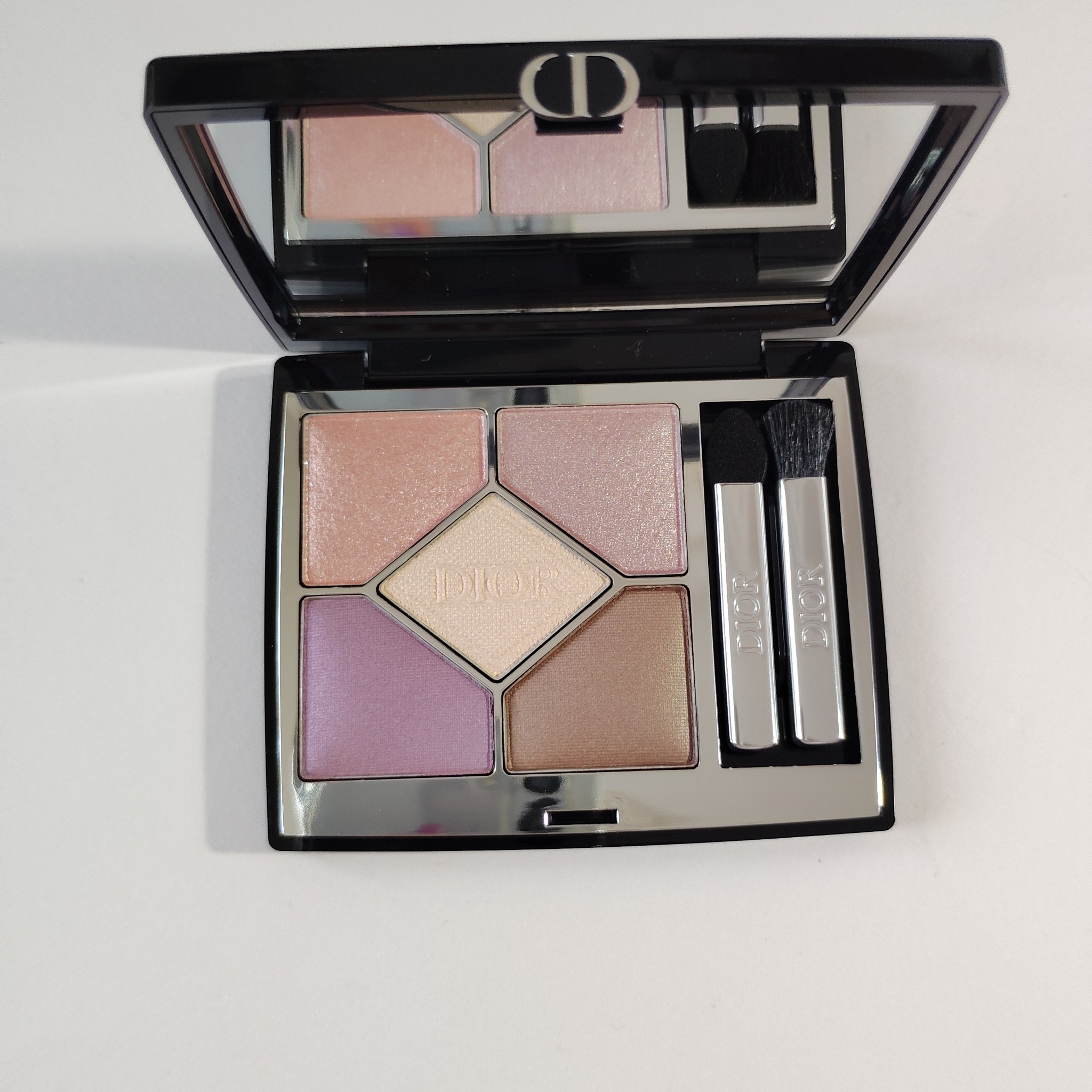 限定アイシャドウ】ディオールショウ サンク クルール｜Diorの