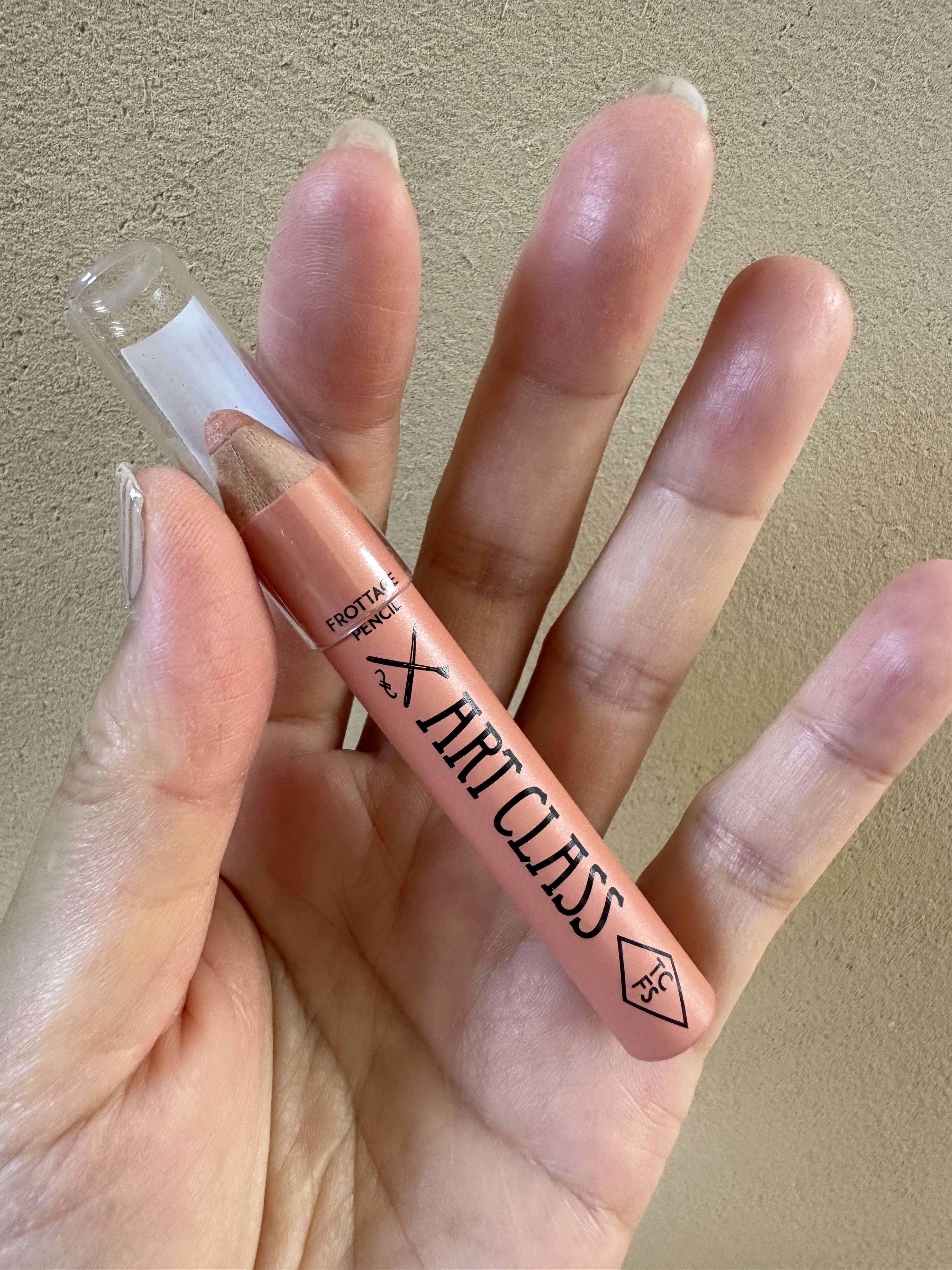 アートクラス フロッタージュペンシル #10 Classy Fig(クラッシィーフィグ)/too cool for school/スティックアイシャドウを使ったクチコミ（1枚目）