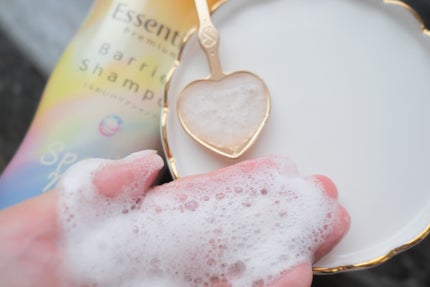 エッセンシャルプレミアム バリアシャンプー・コンディショナー スパークルモイスト/エッセンシャル/市販シャンプーを使ったクチコミ(2枚目)