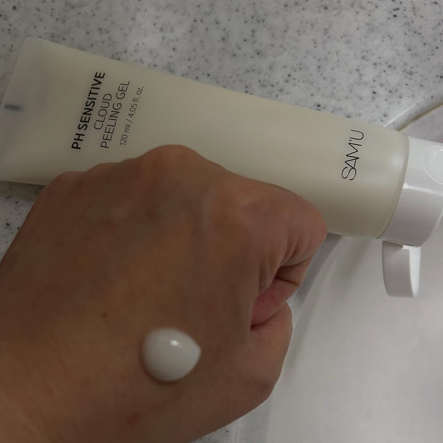 PHセンシティブクラウドピーリングジェル/SAM'U/ピーリングを使ったクチコミ（2枚目）