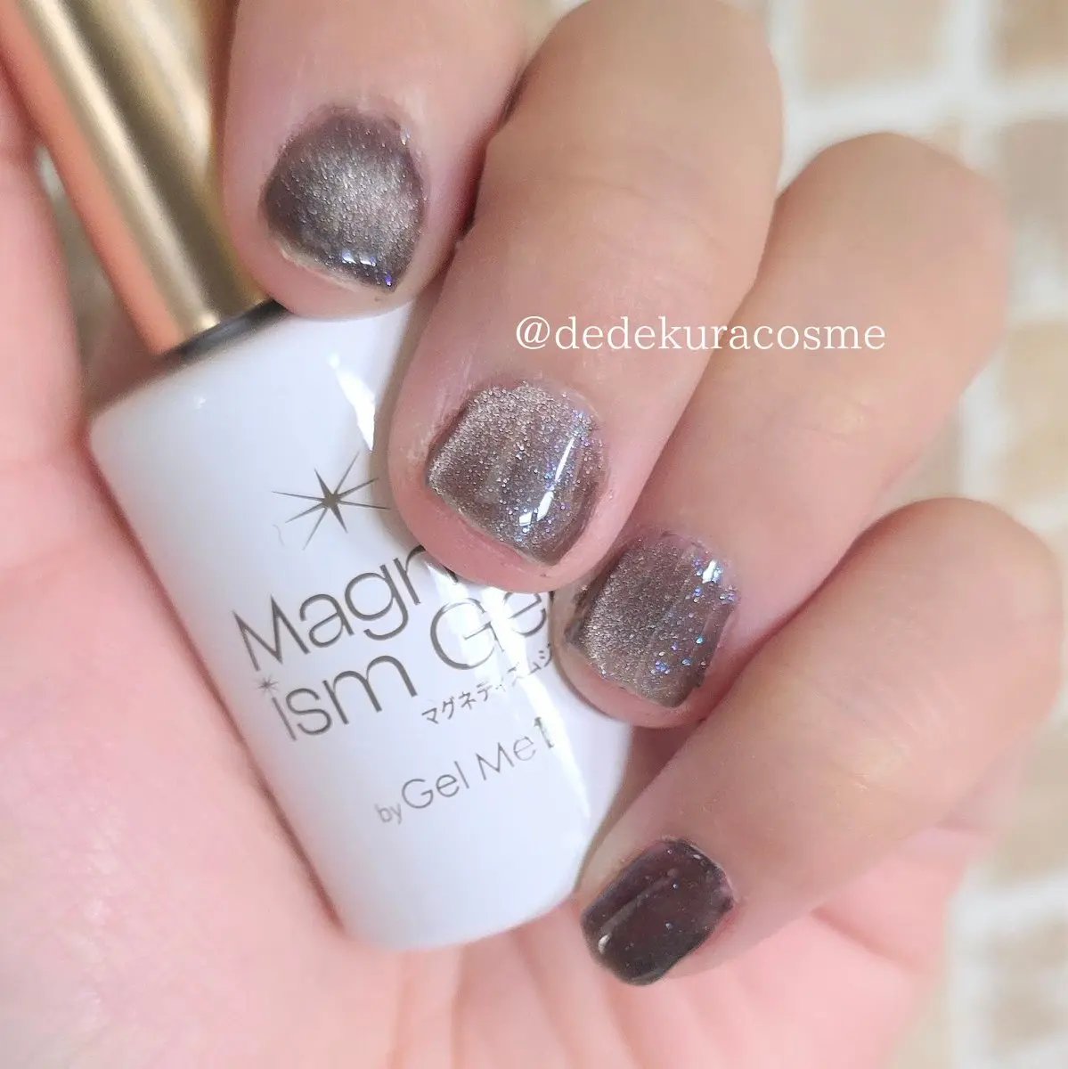 マグネティズムジェル バイ ジェルミーワン 08. Onyx Black（オニキスブラック）/ジェルミーワン/マニキュアを使ったクチコミ（1枚目）