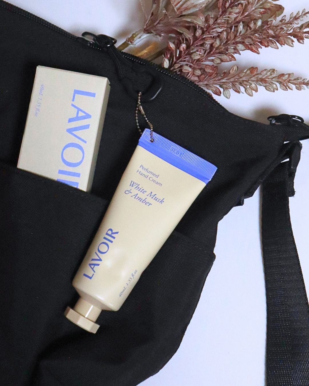 パフュームハンドクリーム ホワイトムスク＆アンバー/LAVOIR/ハンドクリームを使ったクチコミ（1枚目）