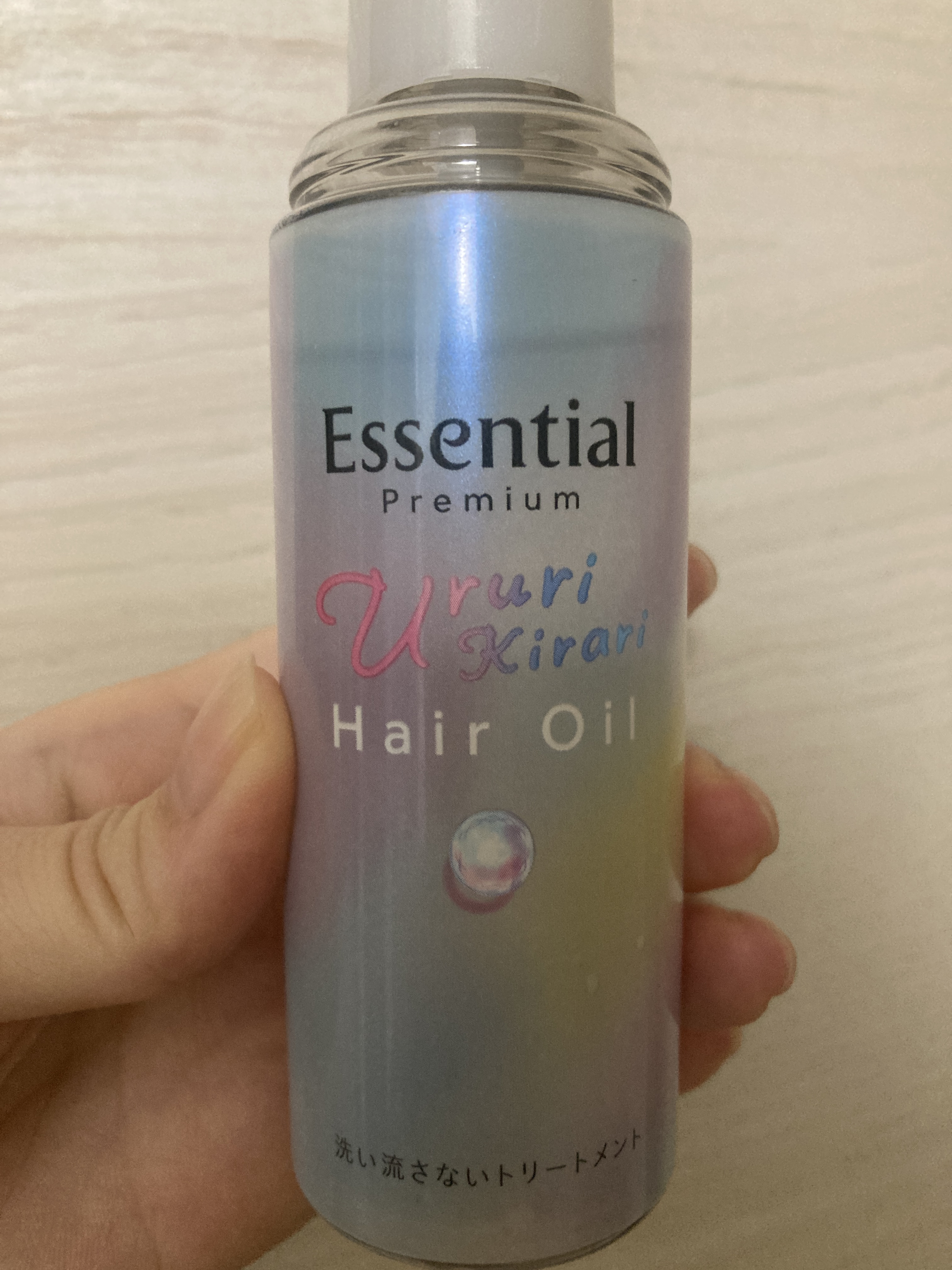 エッセンシャル プレミアム うるりキラリオイル

⭐️透明感あるツヤ髪へ⭐️
ベタつかず手触りするん！！

濡れた髪にも乾いた髪にも使えるの嬉しい☺️

⭐️紫外線、摩擦などによるダメージ補修
⭐️アイロンの熱によるダメージ予防
⭐️アイロ