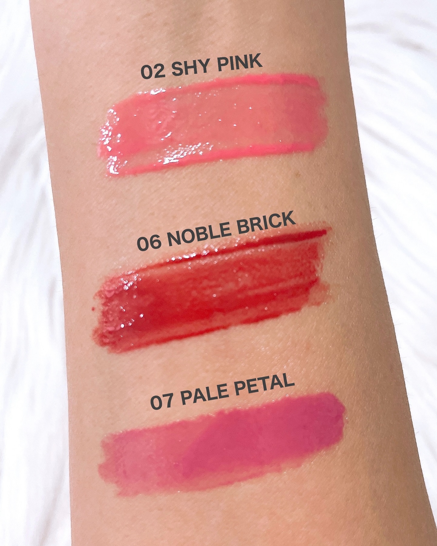 ヴィーガナイズコラーゲンリップガラスバーム/Veganize/リップグロスを使ったクチコミ（3枚目）