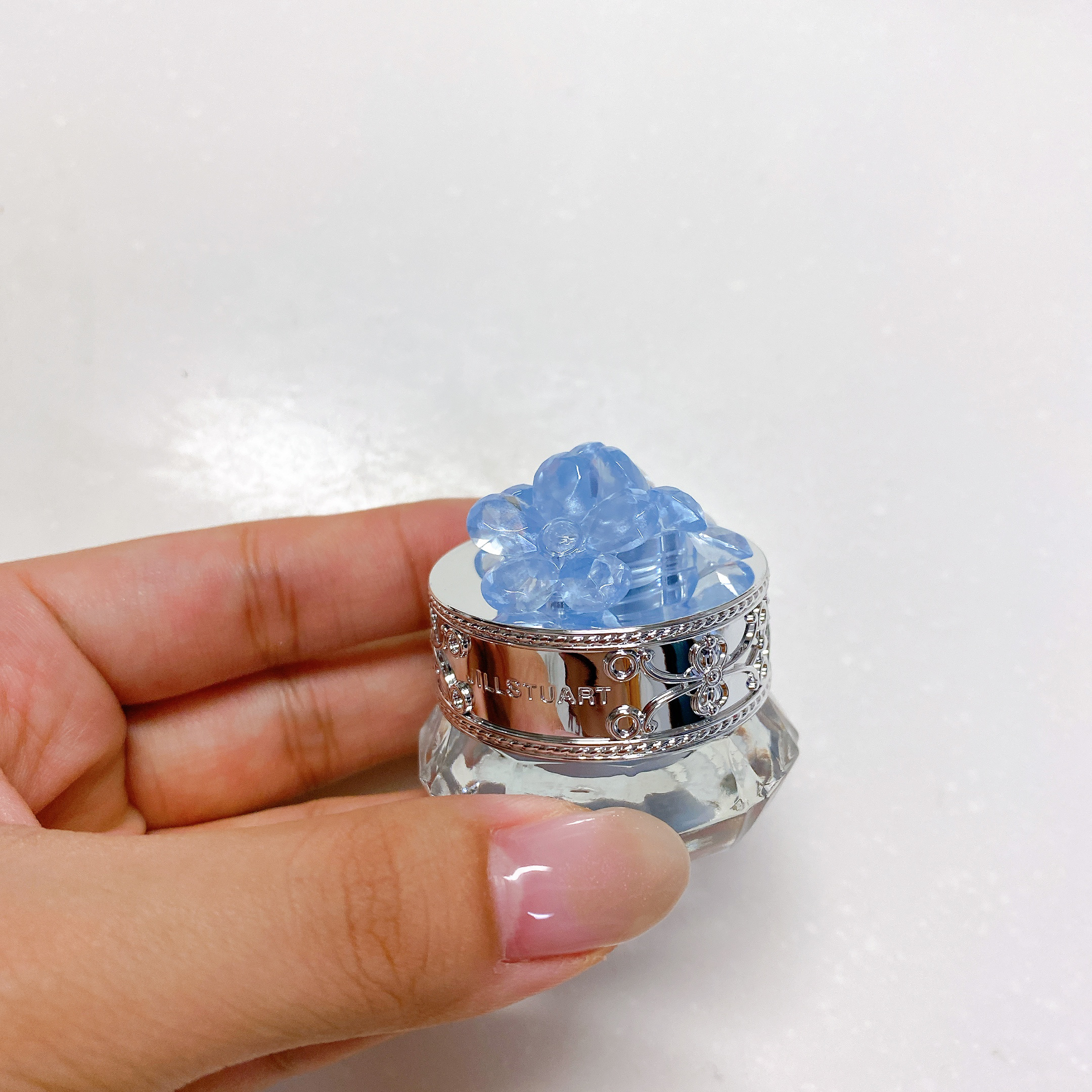 ジルスチュアート クリスタルブルーム ジェリービジュー 09 Something Pure Blue/JILL STUART/ジェル・クリームアイシャドウを使ったクチコミ（2枚目）