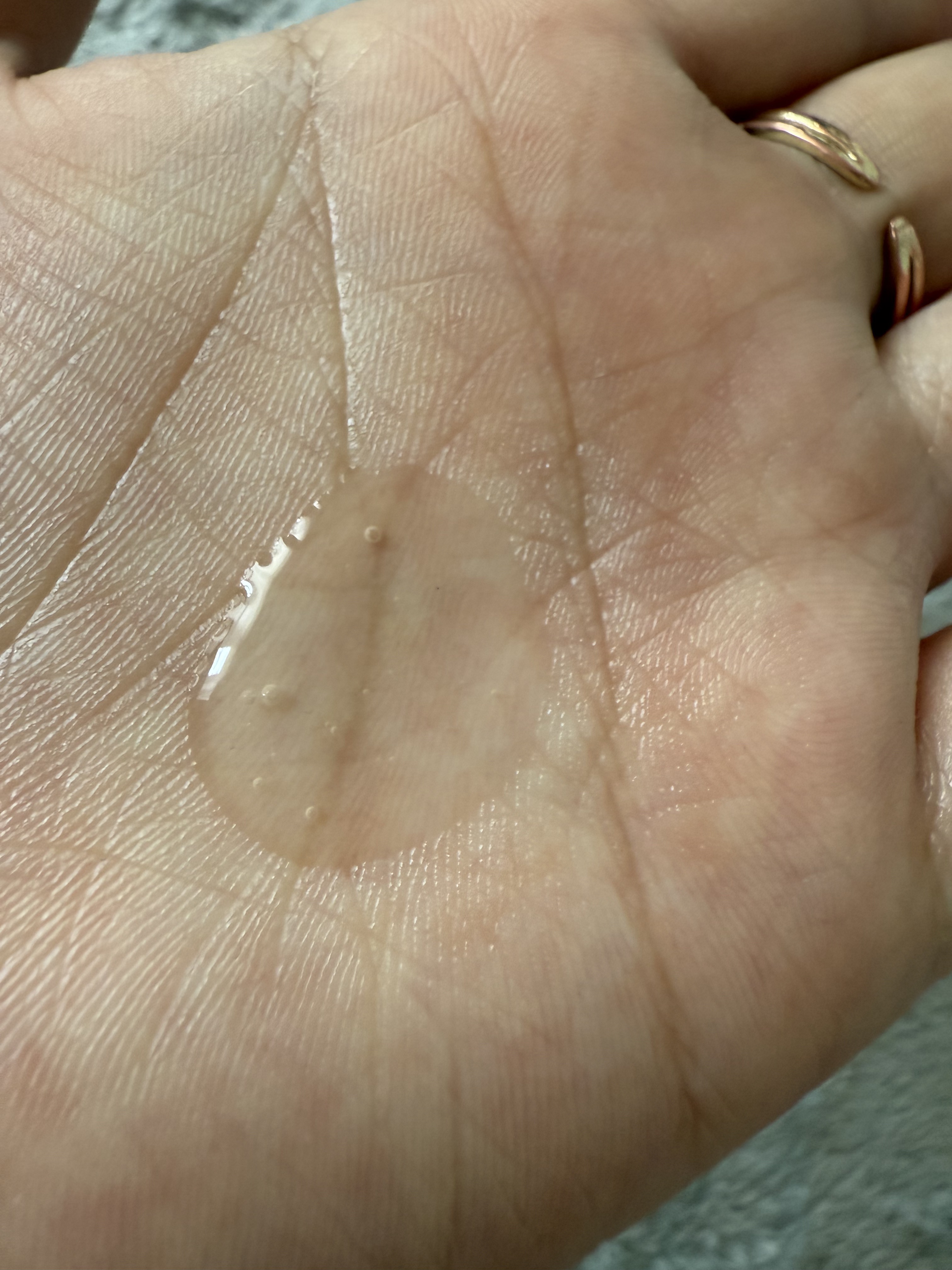 エッセンシャル プレミアム うるりキラリオイル/エッセンシャル/ヘアオイルを使ったクチコミ（2枚目）