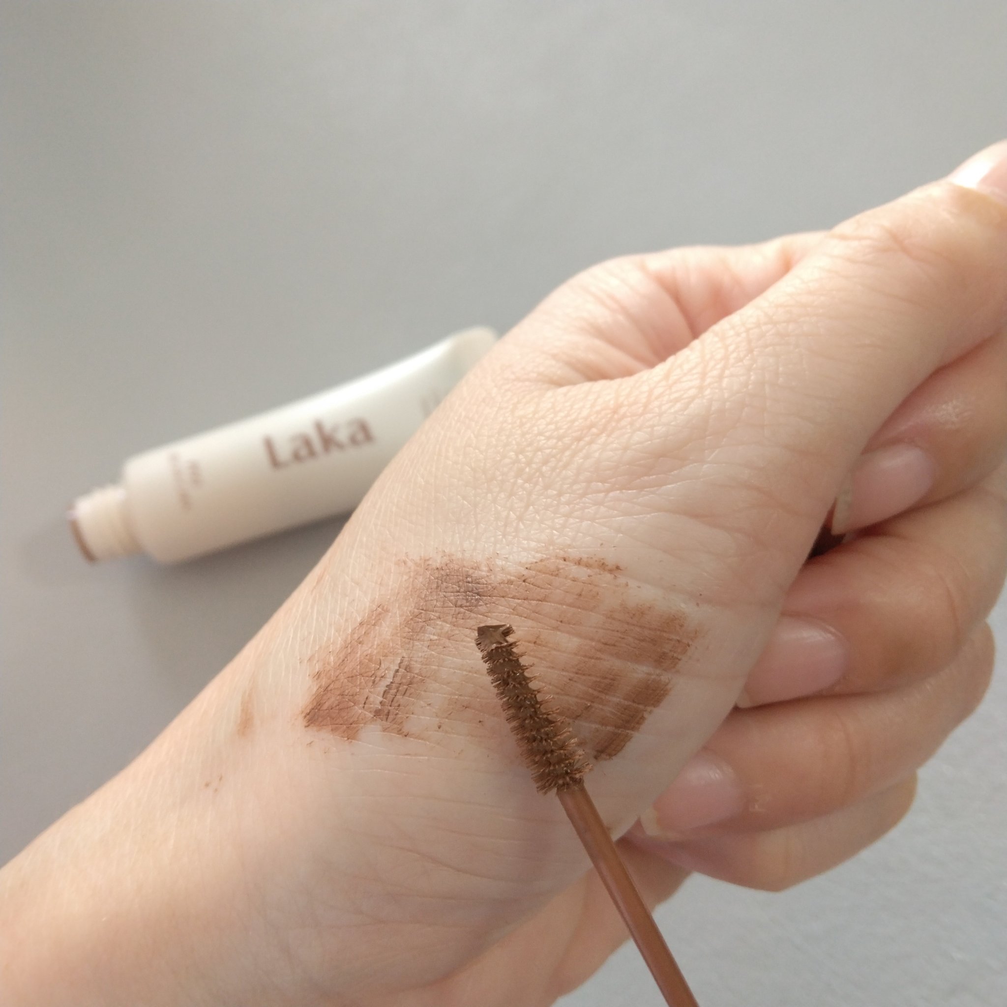 ラカ ピクシーブロウカラ/Laka/眉マスカラを使ったクチコミ（3枚目）