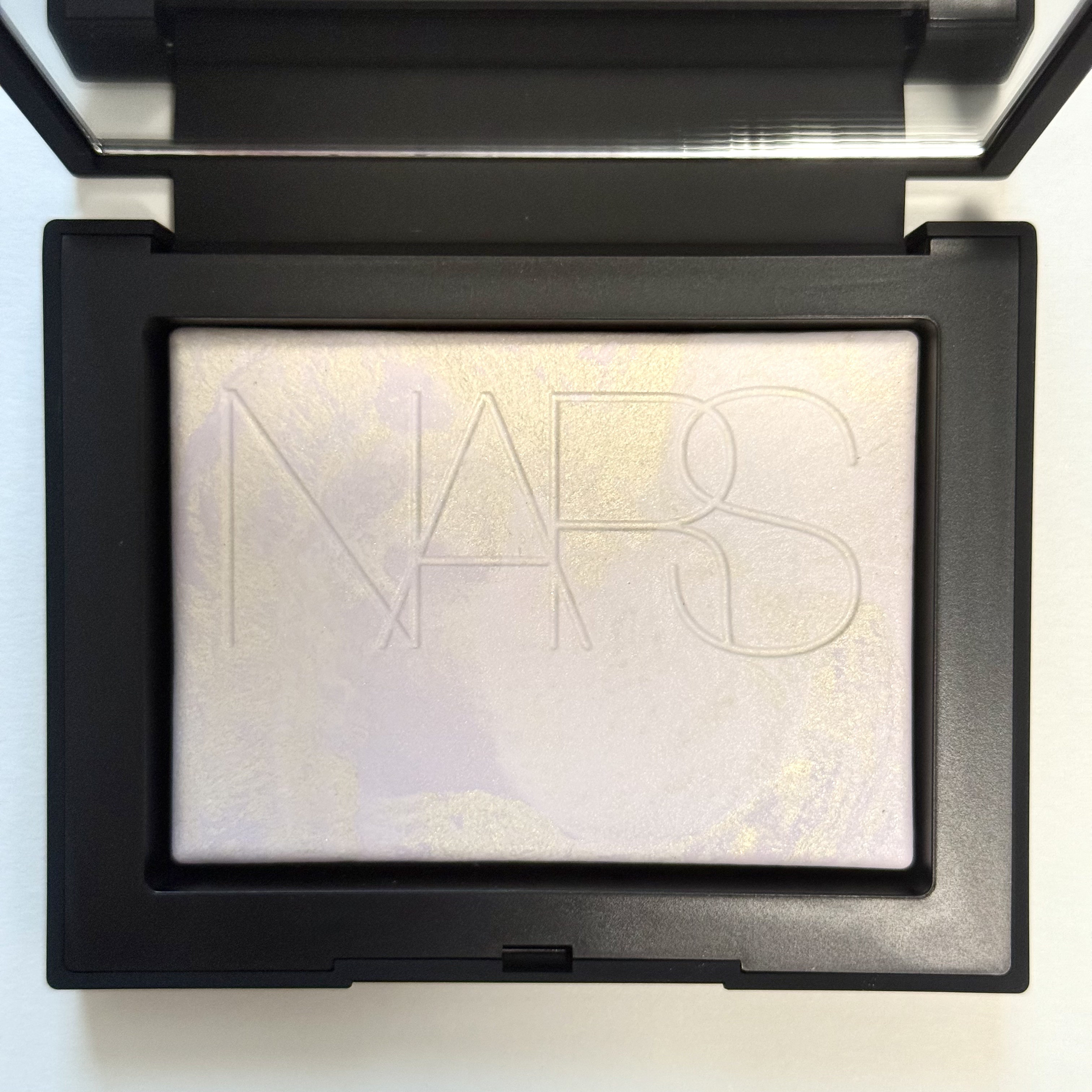 ライトリフレクティング プリズマティックパウダー/NARS/プレストパウダーを使ったクチコミ（2枚目）
