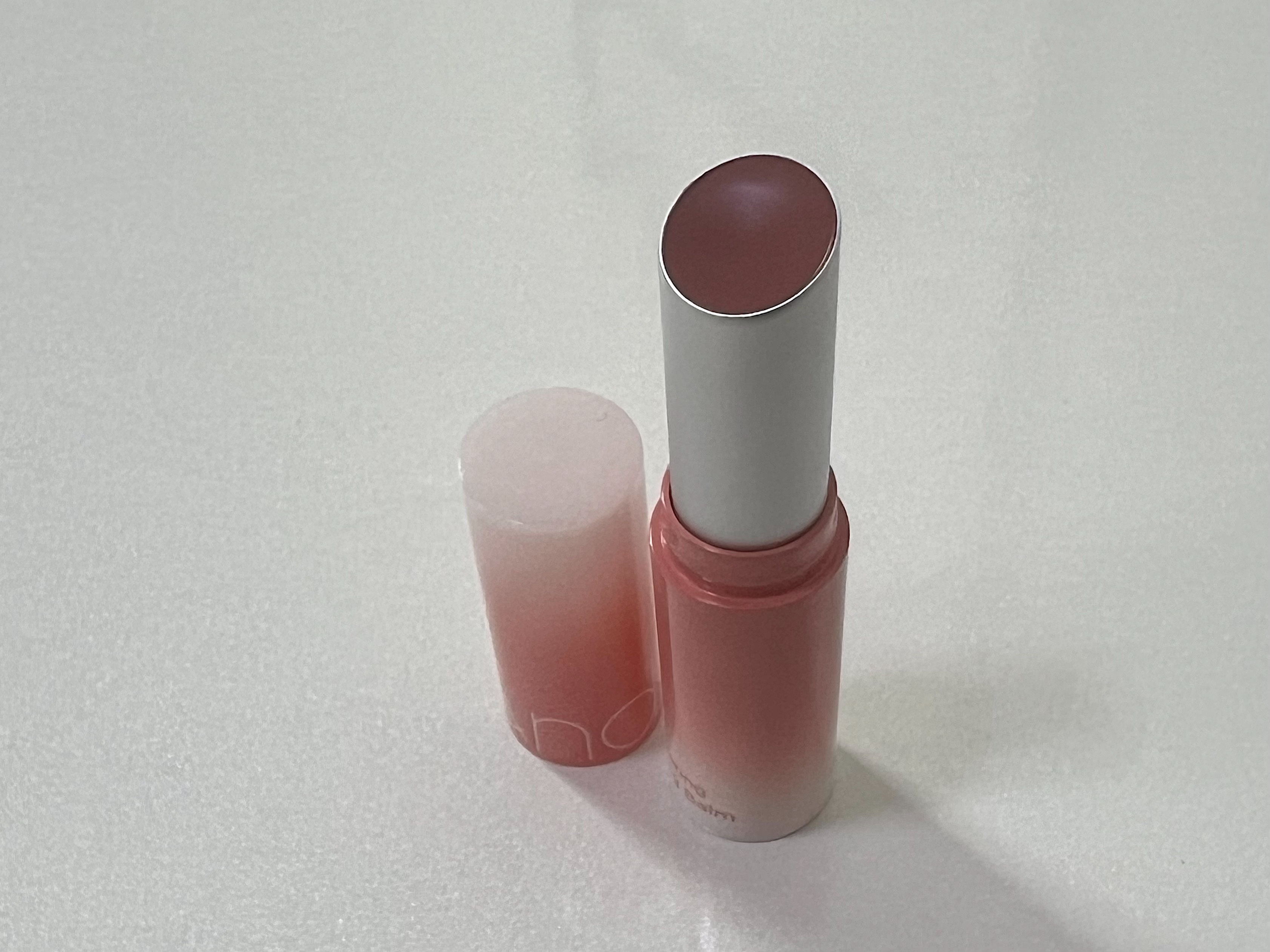 ロムアンドのバームリップ💋

--------------------------------------
☑︎rom&nd
グラスティングメルティングバーム
12 VEILED ROSE
------------------------