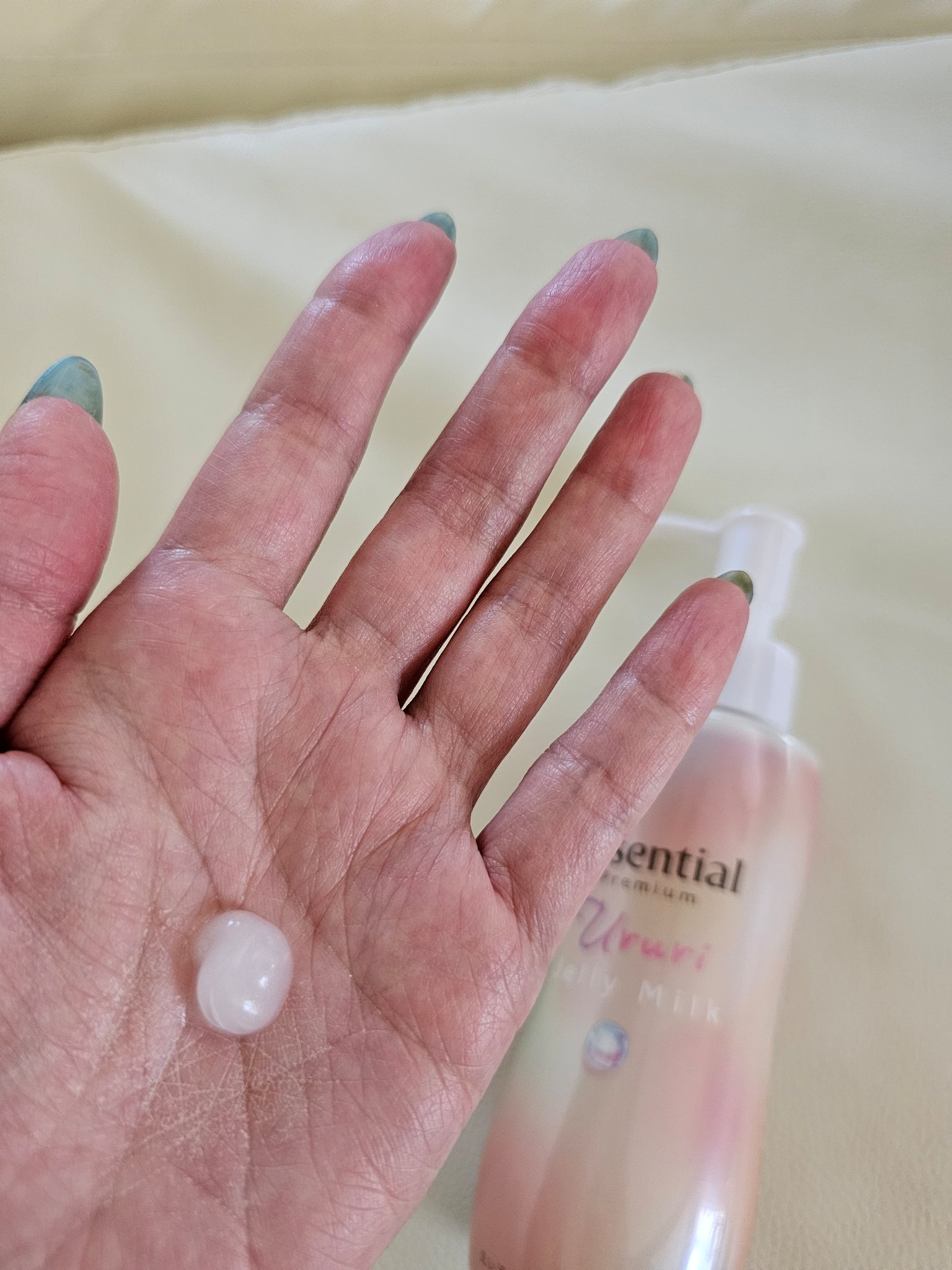 エッセンシャル プレミアム うるりジェリーミルク/エッセンシャル/ヘアミルクを使ったクチコミ（2枚目）