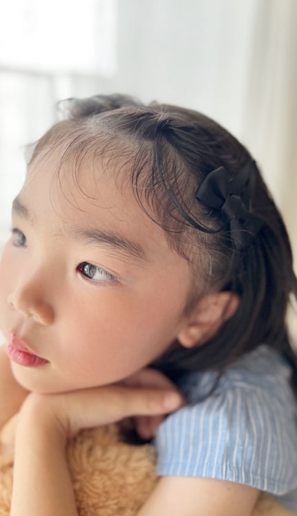 Yuki on LIPS 「休日アレンジ😊やっぱり前髪は上げて😍リボンのピンをつける位置に..」(6枚目)