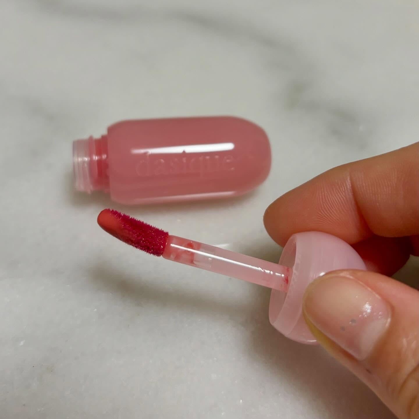 ジューシーデューイグロウティント/dasique/リップティントを使ったクチコミ（2枚目）