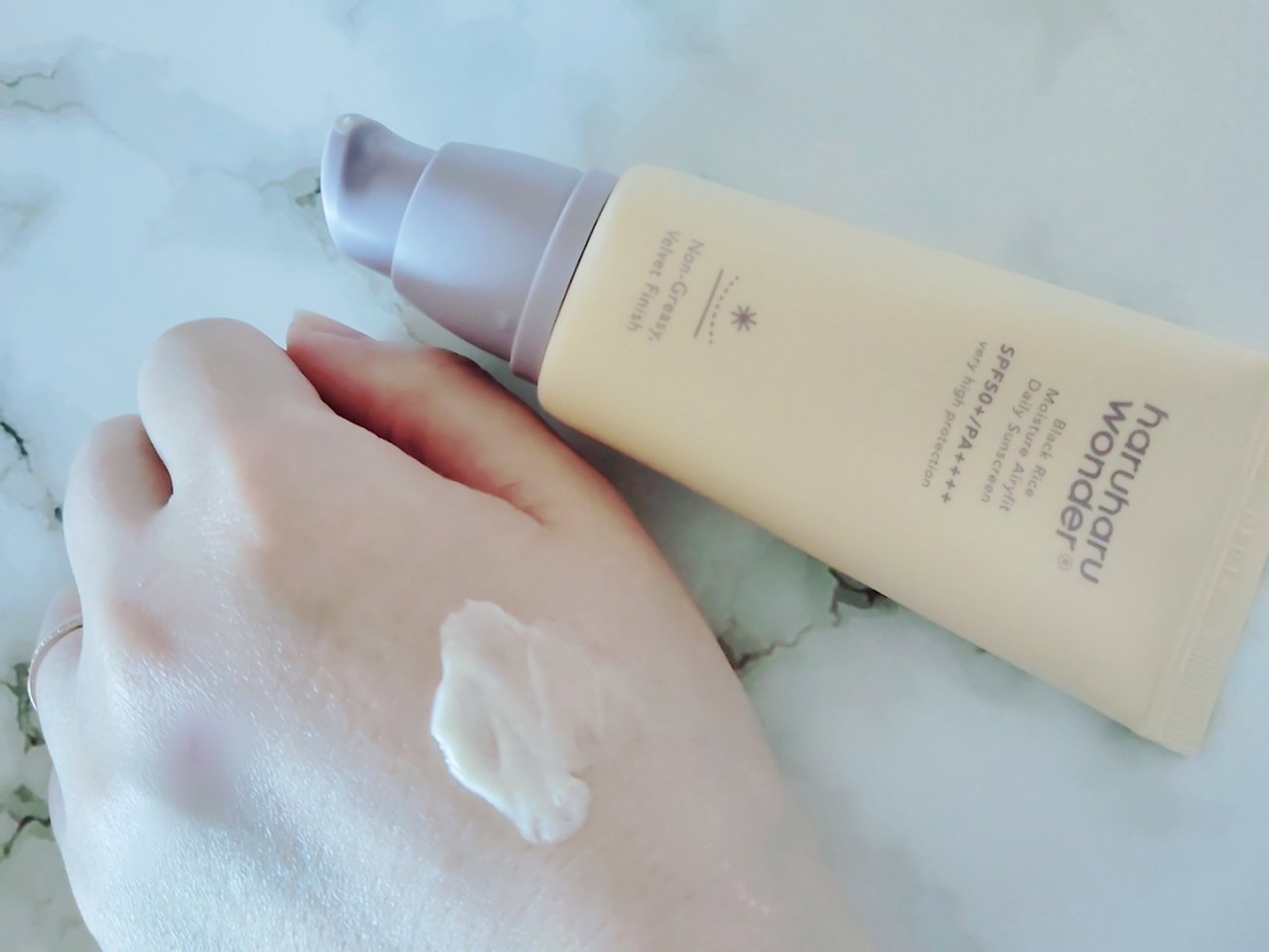 ブラックライスモイスチャーエアリーフィットデイリーサンスクリーン/haruharu wonder/日焼け止めクリームを使ったクチコミ（1枚目）