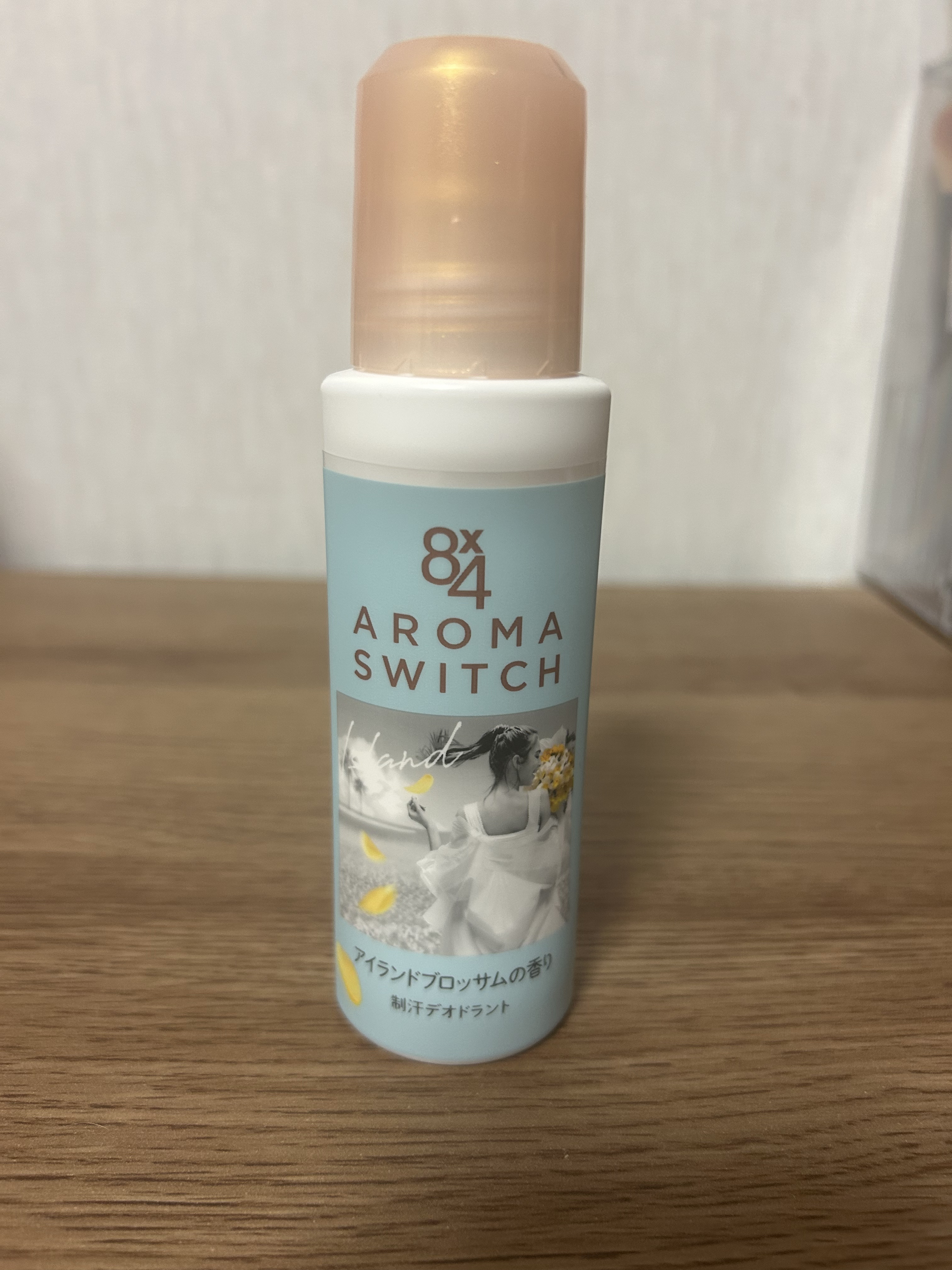 8x4 アロマスイッチ ロールオン パリスブーケの香り/８ｘ４/デオドラント・制汗剤を使ったクチコミ（2枚目）