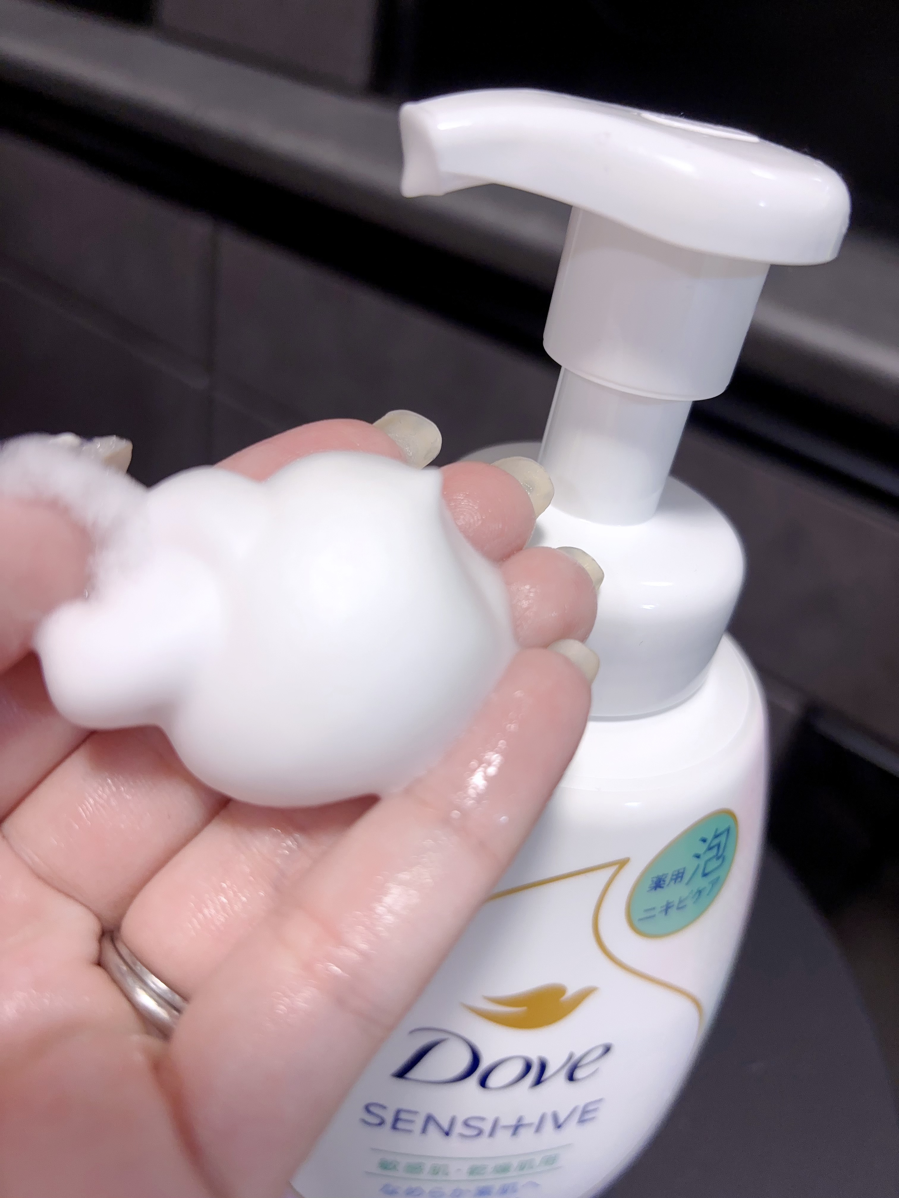 薬用 ニキビケア泡ボディウォッシュ なめらか素肌/ダヴ/ボディソープを使ったクチコミ（2枚目）