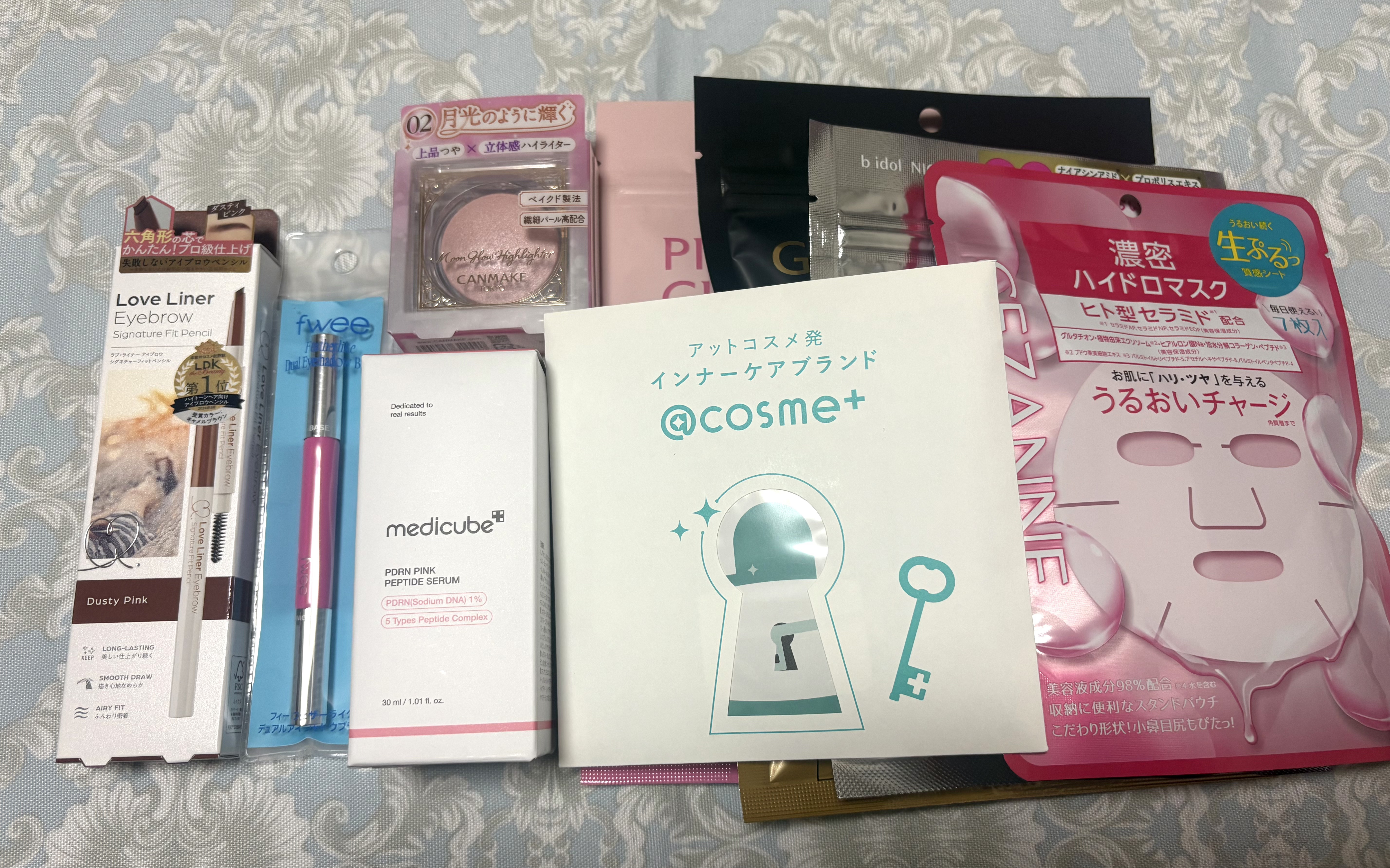 NINCHIGLITTER 02 PEACH CORAL（ピーチコーラル）/Pyt/グリッターを使ったクチコミ（1枚目）