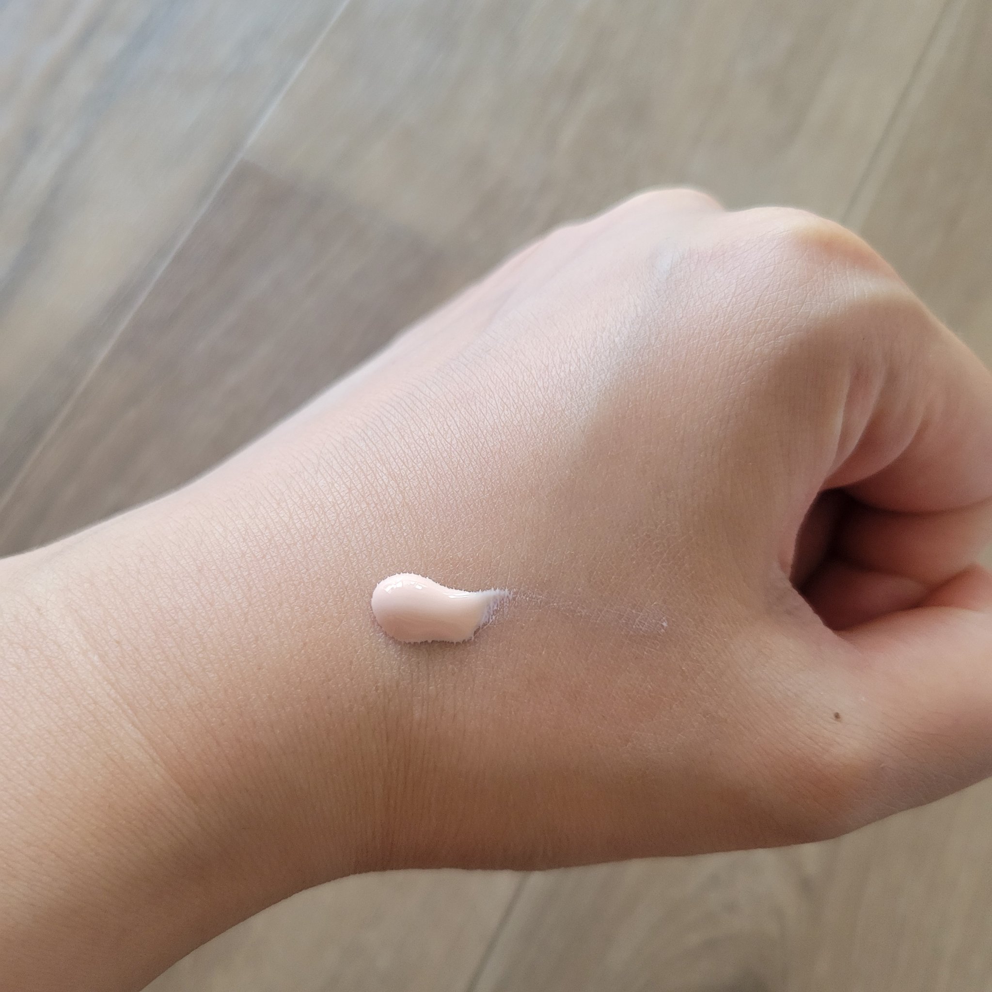 ウォータフルトーンアップサンクリーム/ダルバ/日焼け止めクリームを使ったクチコミ（2枚目）