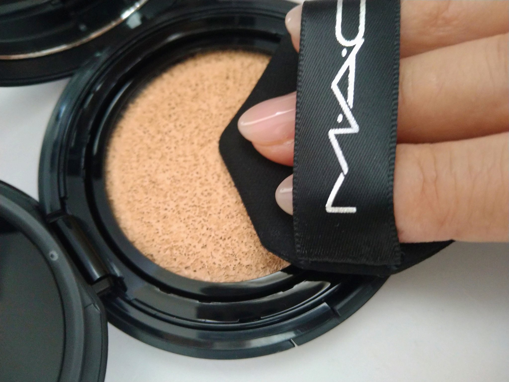 スタジオ フィックス ロングウエア クッション ファンデーション SPF 50/M・A・C/クッションファンデーションを使ったクチコミ（2枚目）