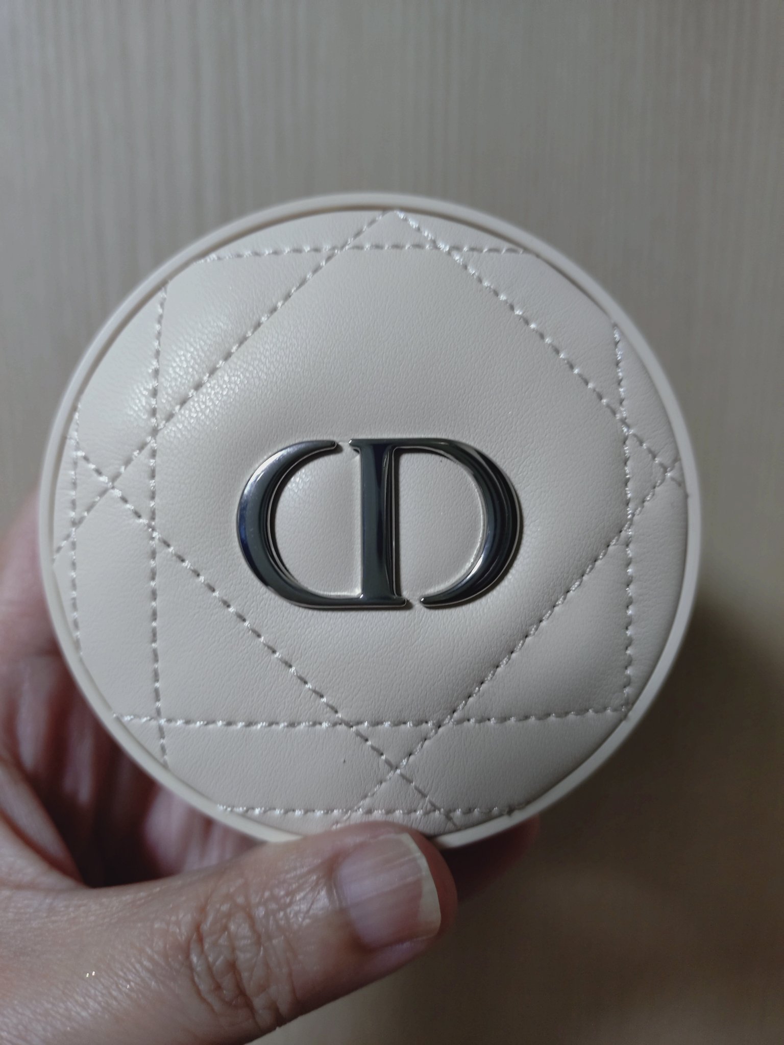 ディオールスキン フォーエヴァー クッション パウダー/Dior/ルースパウダーを使ったクチコミ（1枚目）