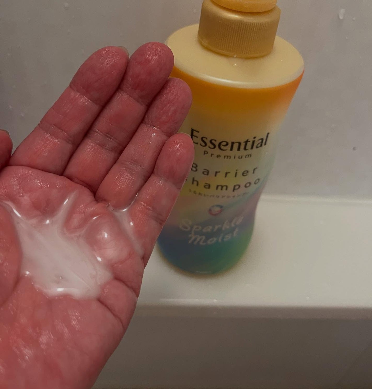 エッセンシャルプレミアム バリアシャンプー・コンディショナー スパークルモイスト/エッセンシャル/市販シャンプーを使ったクチコミ(2枚目)