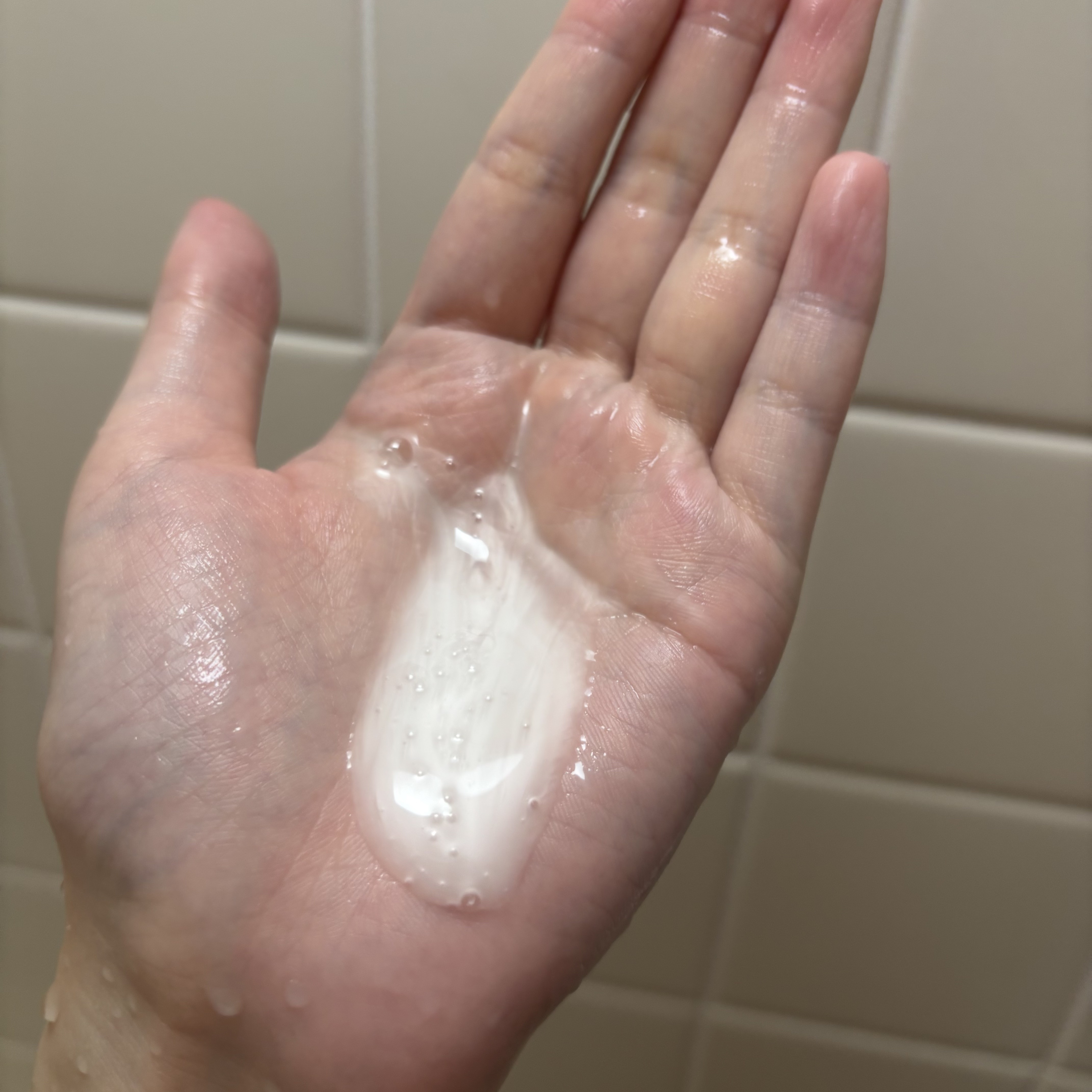 エッセンシャルプレミアム バリアシャンプー・コンディショナー スパークルモイスト/エッセンシャル/市販シャンプーを使ったクチコミ（3枚目）