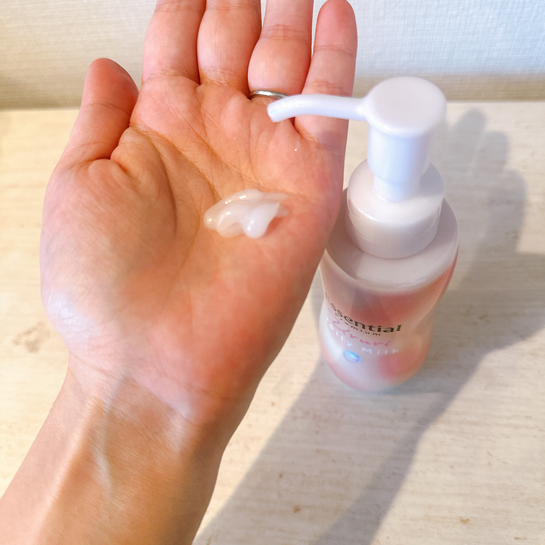 エッセンシャル プレミアム うるりジェリーミルク/エッセンシャル/ヘアミルクを使ったクチコミ（3枚目）