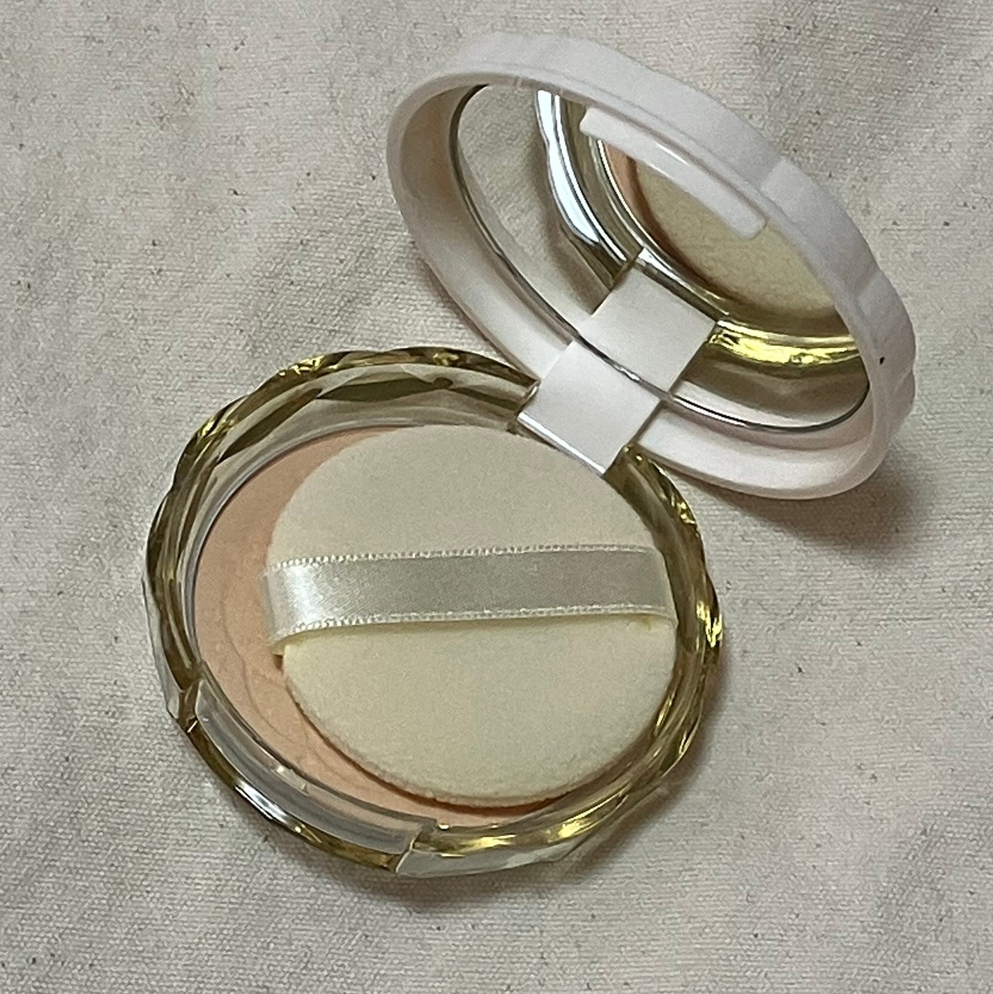 UVシルクカバーパウダー/CEZANNE/プレストパウダーを使ったクチコミ(3枚目)