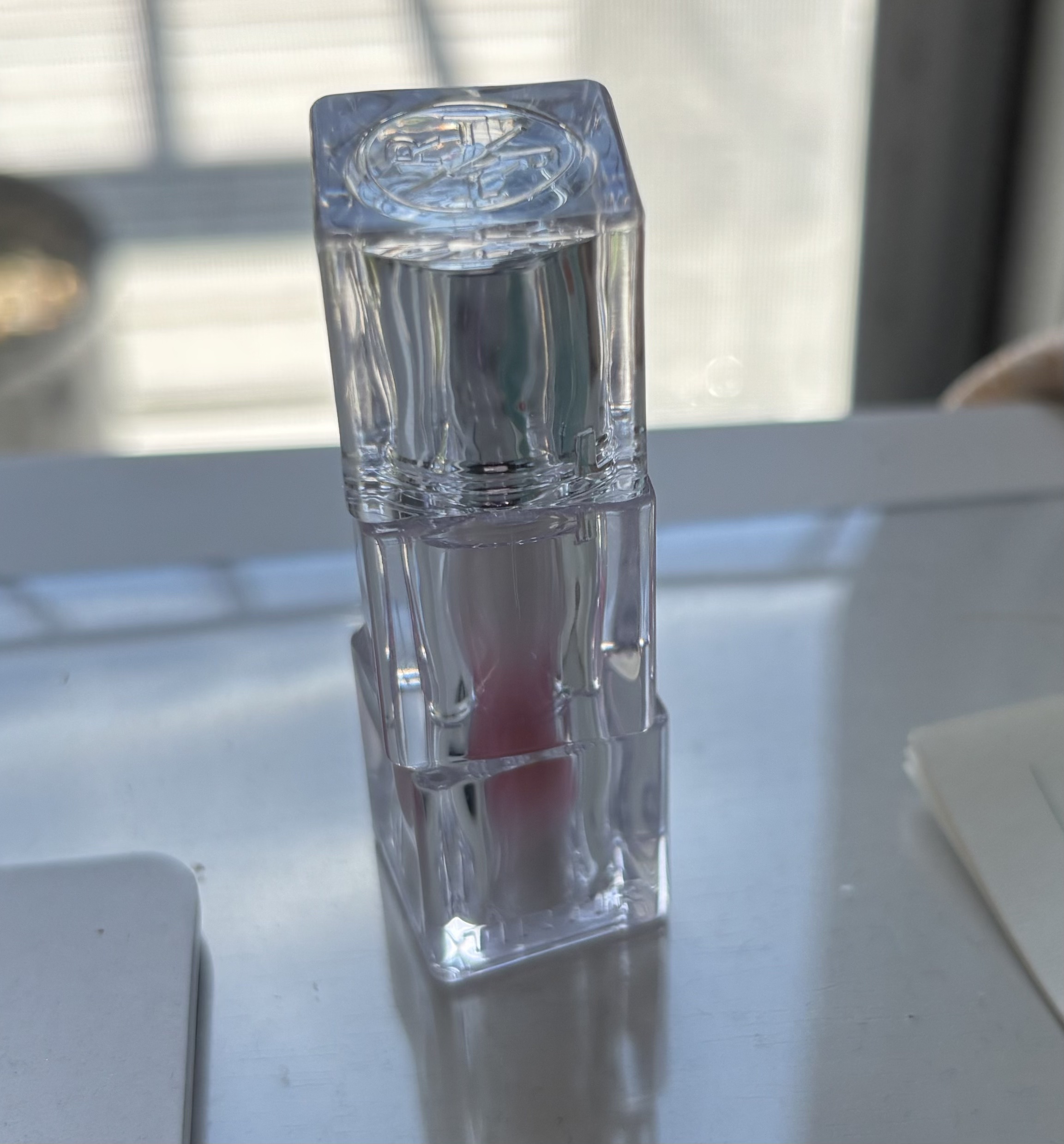 ウォーターリズムグロウティント 28 WINTERY（ミニ）/TIRTIR(ティルティル)/リップティントを使ったクチコミ（1枚目）