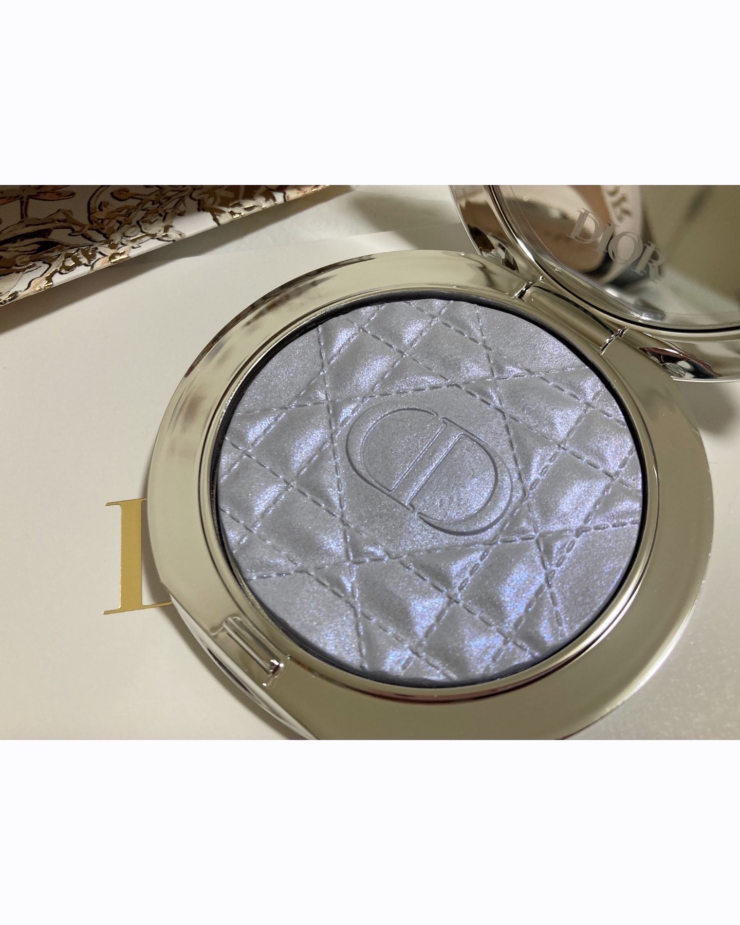 ディオールスキン フォーエヴァー グロウ ルミナイザー 05 ブルー ストロボ/Dior/ハイライトを使ったクチコミ（2枚目）