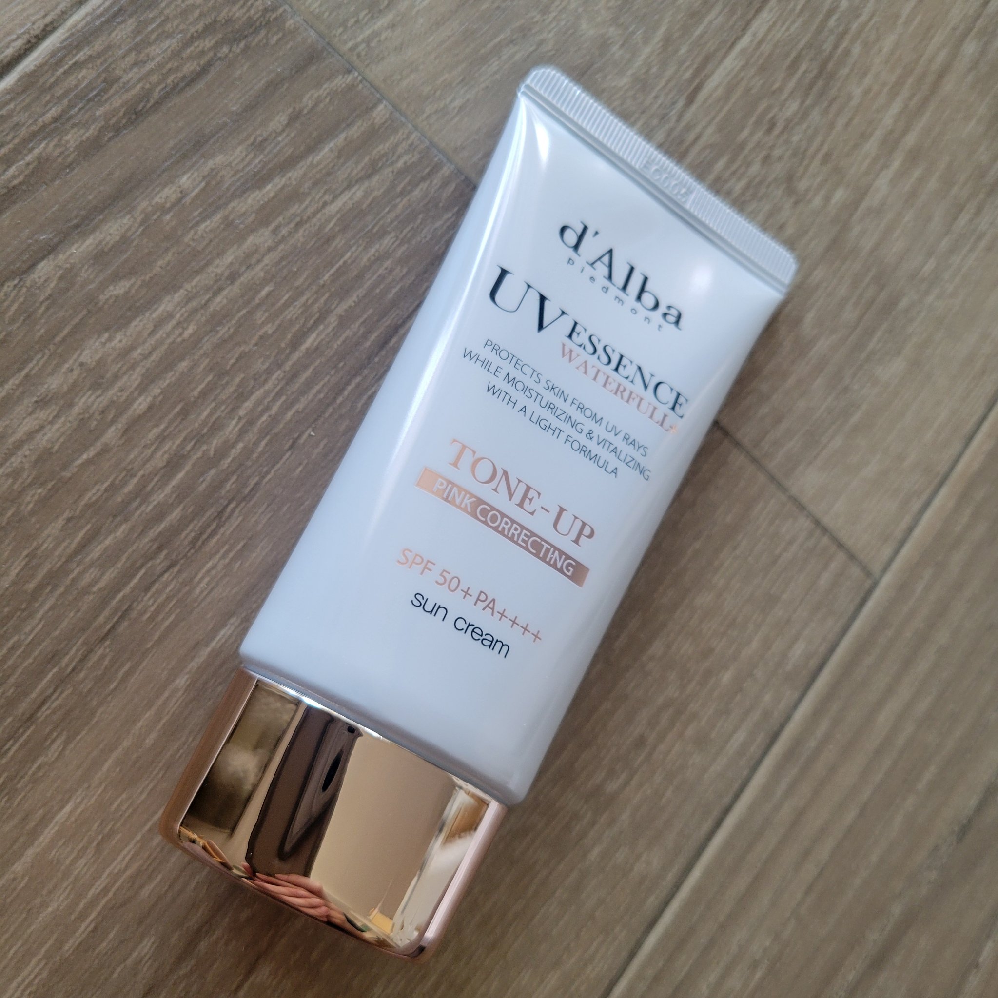 ウォータフルトーンアップサンクリーム/ダルバ/日焼け止めクリームを使ったクチコミ（1枚目）