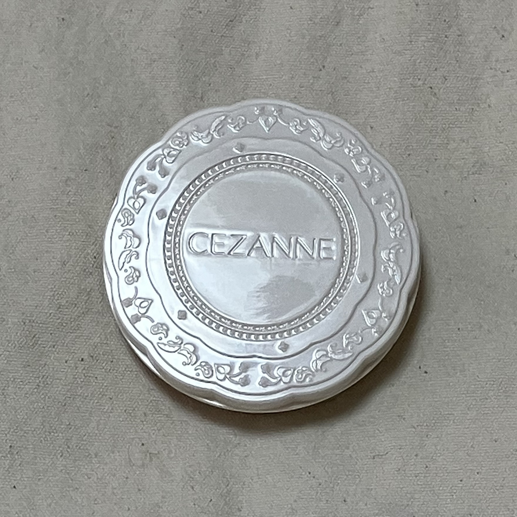 UVシルクカバーパウダー/CEZANNE/プレストパウダーを使ったクチコミ（1枚目）