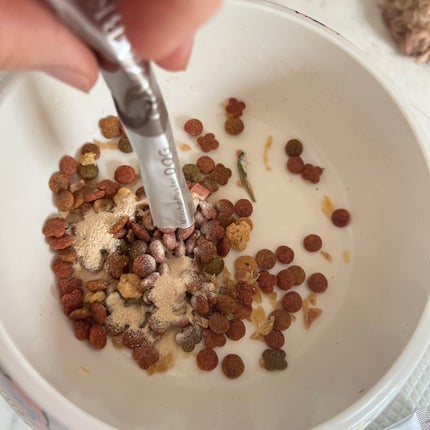 ミスクレオ on LIPS 「ウチの子が夢中で食べているのは人用のサプリメントブランドがペッ..」(6枚目)