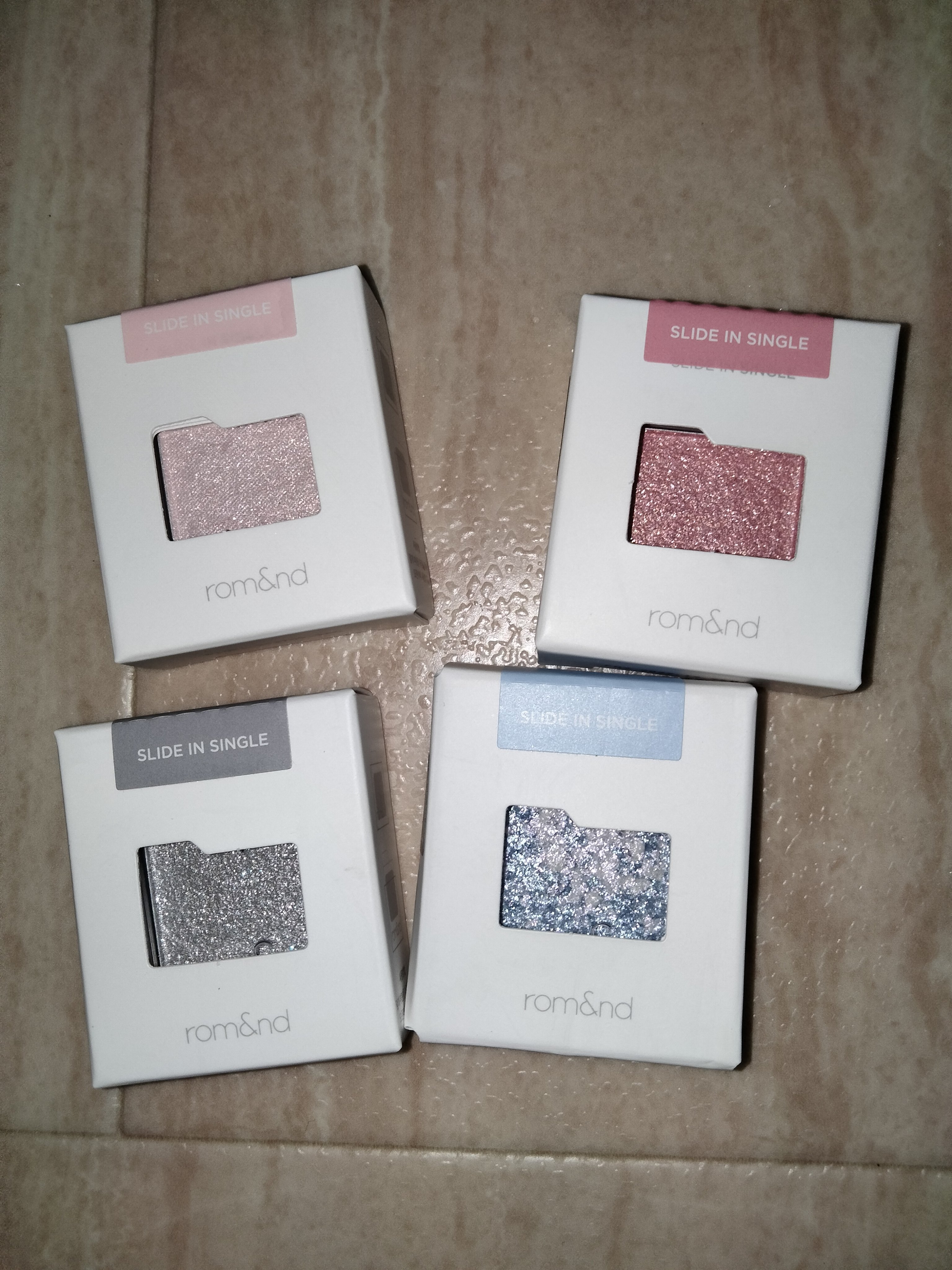 スライドインシングル G03 バニーチャット/rom&nd/単色アイシャドウを使ったクチコミ（2枚目）