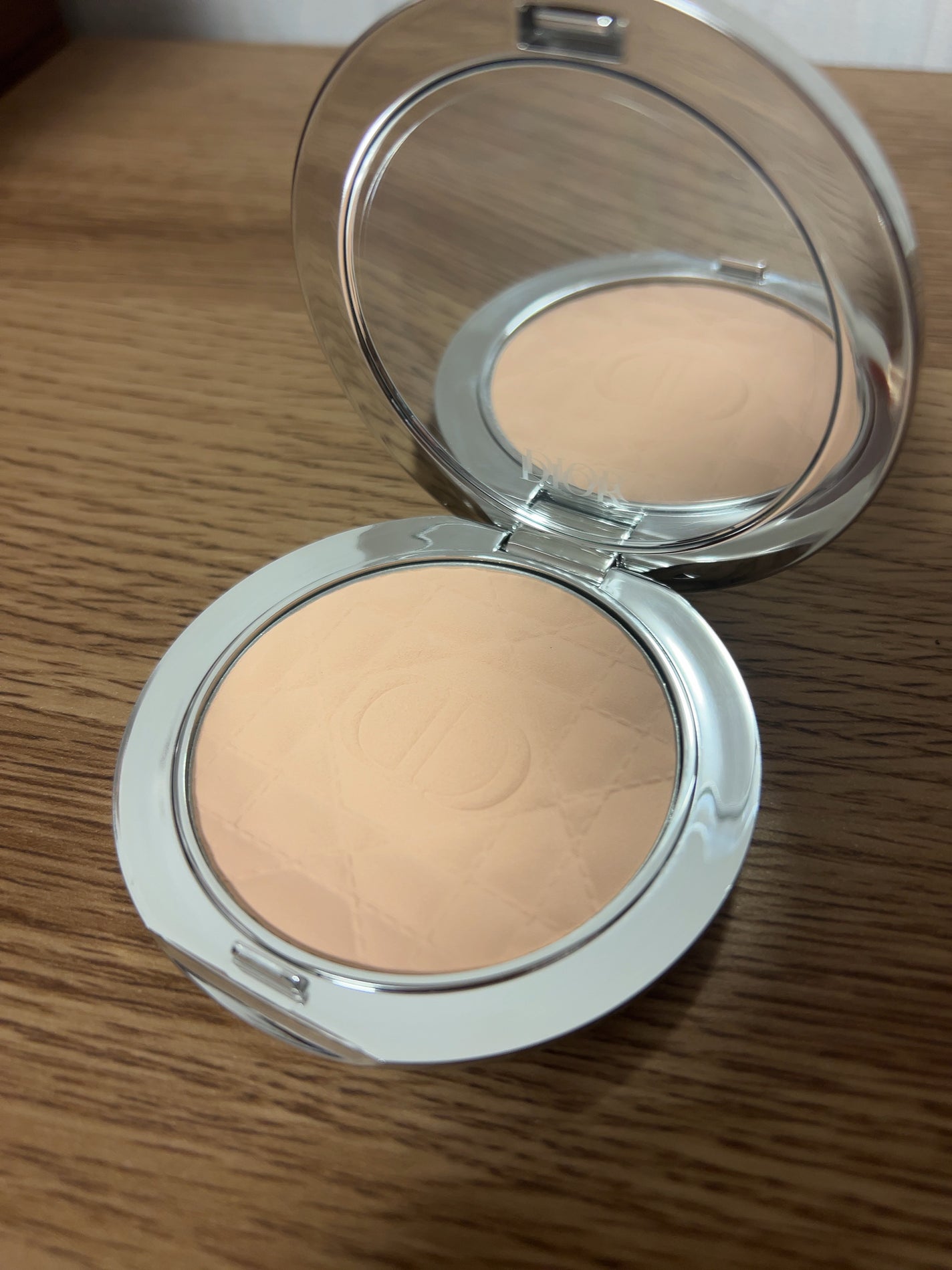 アドバンスドエシリアルスムースオペレーター ルースパウダー/THREE/ルースパウダーを使ったクチコミ(2枚目)