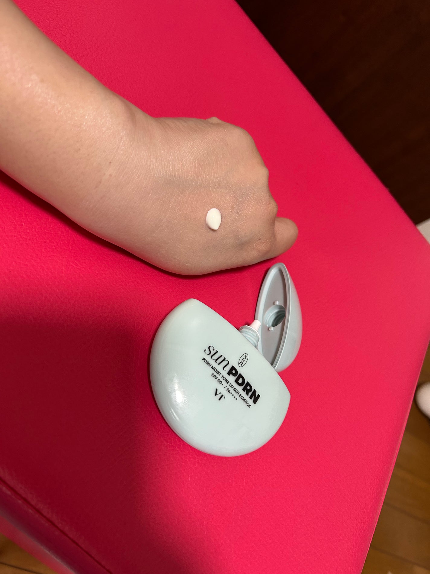 PDRN モイスト トーンアップ サン エッセンス/VT/日焼け止めローションを使ったクチコミ(2枚目)