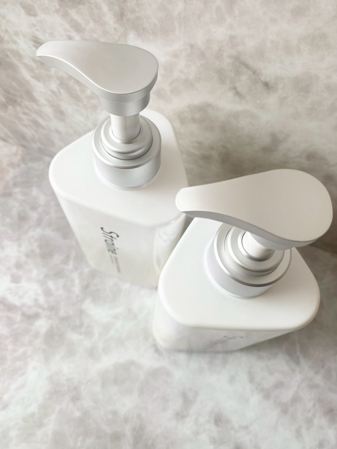 ストレートシャンプー/ストレートトリートメント ホワイトブロッサムの香り/Straine/市販シャンプーを使ったクチコミ(2枚目)