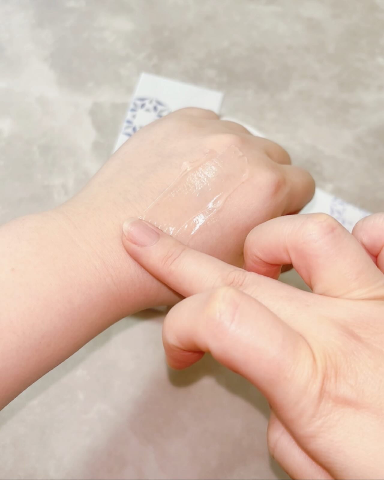 薬用ホワイトニングジェルEX モイスト(しっとり)/シミウス/オールインワン化粧品を使ったクチコミ(4枚目)