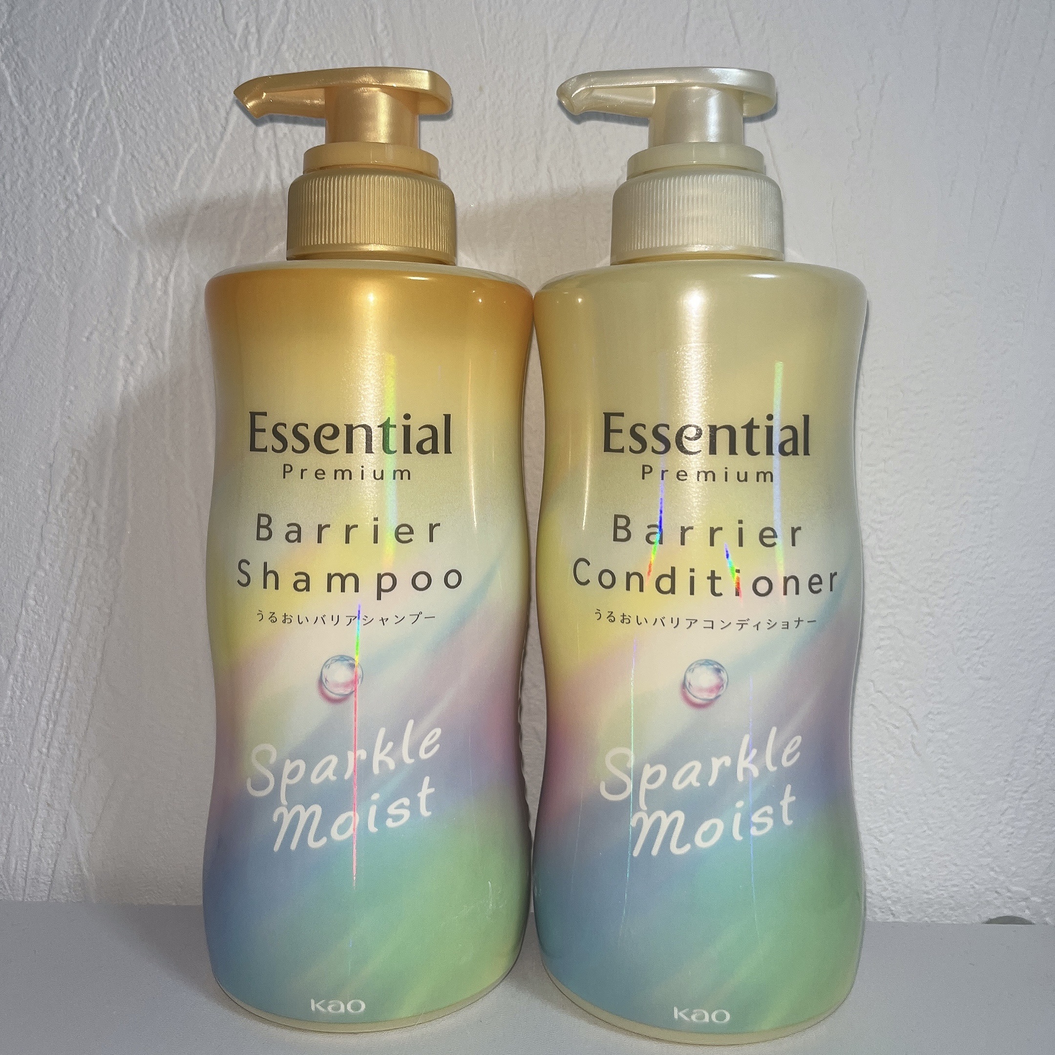 《エッセンシャルプレミアム バリアシャンプー・コンディショナー スパークルモイスト》

LIPSプレゼントにて頂きました♡

エッセンシャルからハイダメージ髪向け商品が7/12から新登場!!

カラーやブリーチで傷んだ髪内部を補修して、うる