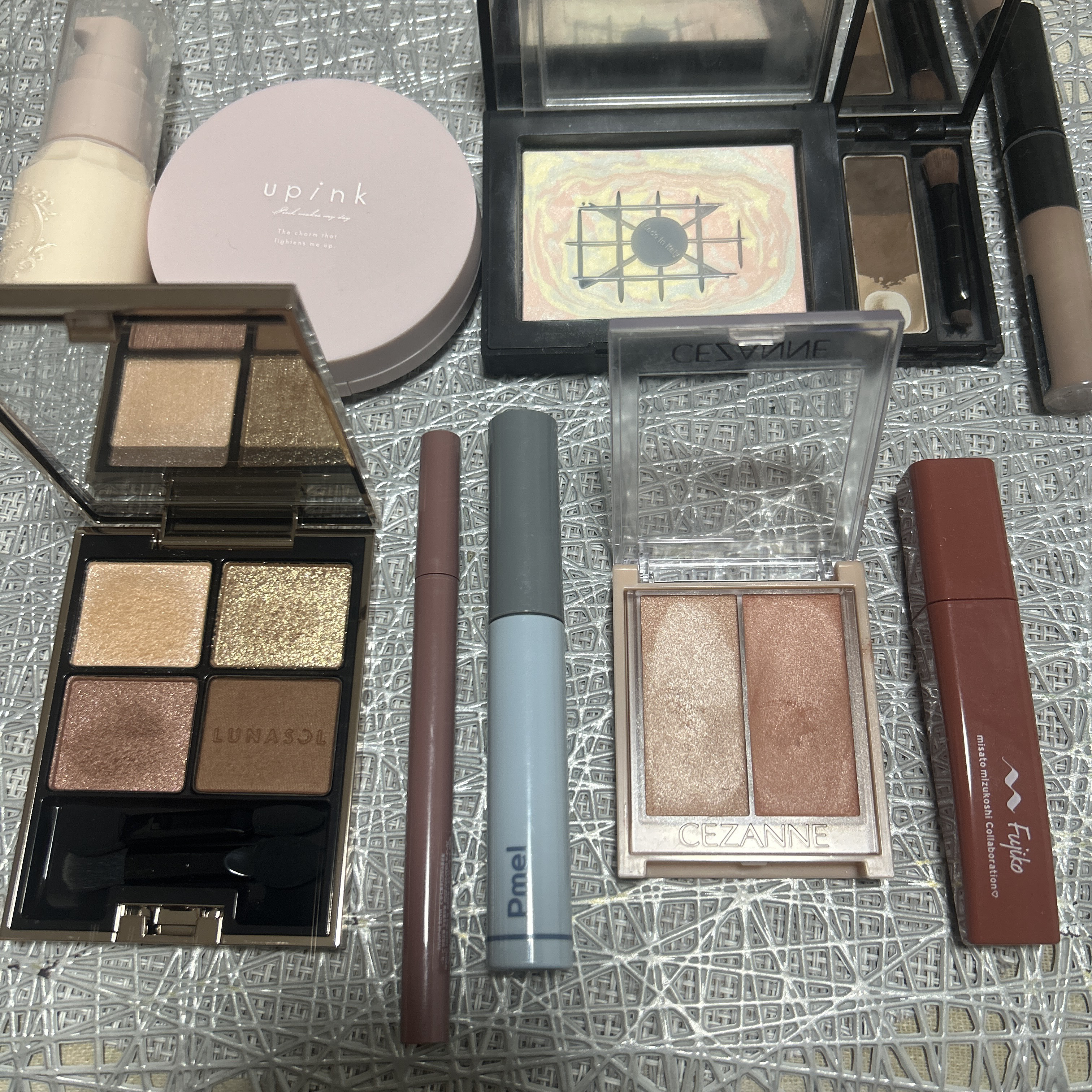 ケイト デザイニングアイブロウ3D/KATE/パウダーアイブロウを使ったクチコミ（2枚目）